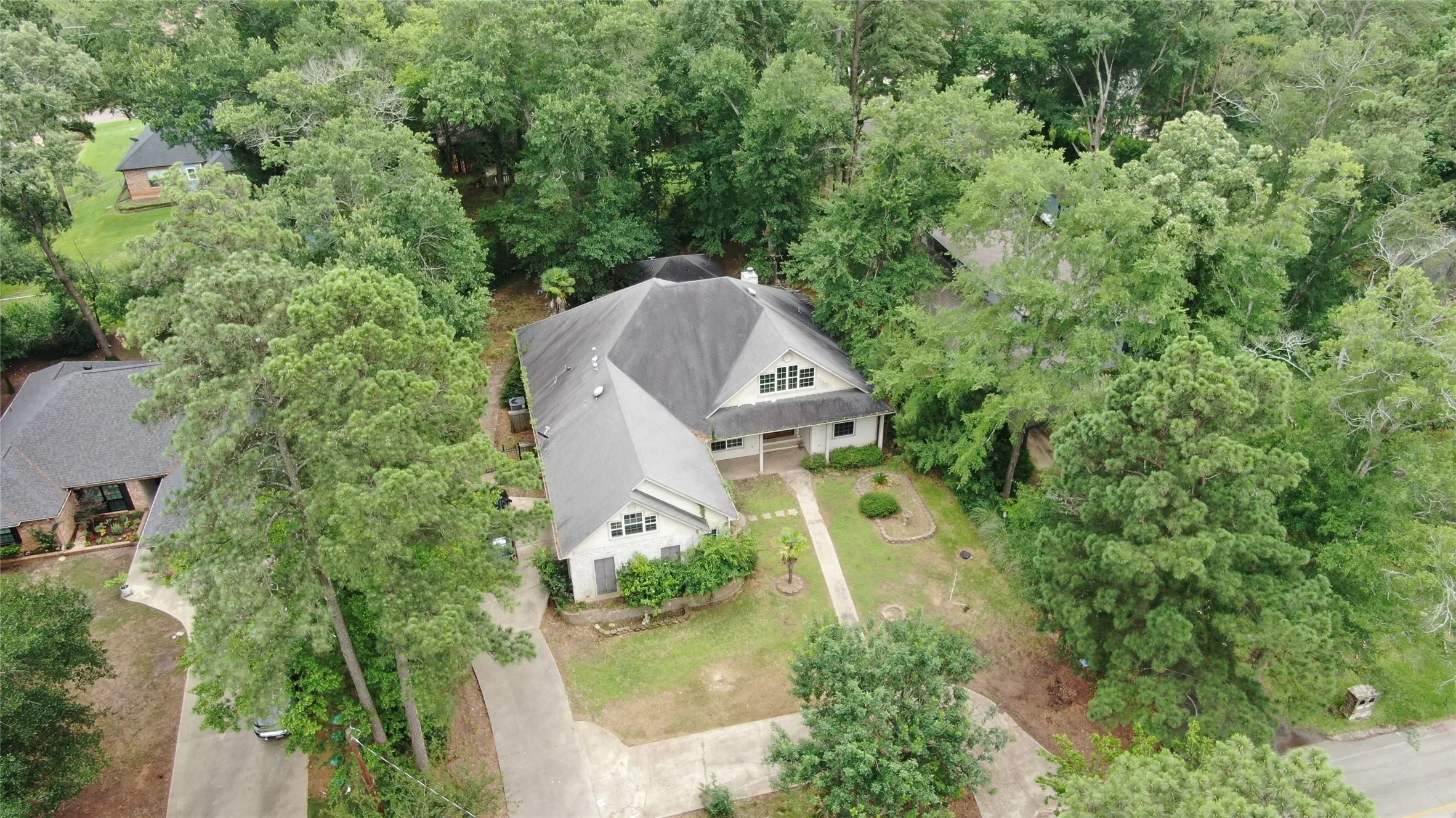 Single Family Residence For Sale in Smith County , 1528 Hideaway Lane W, Hideaway, Texas 75771, 3 Bedroom, 3 Bathroom, 2 Garage spaces, 2,533 Sqft, built in 2009, mls#21303079, Real Estate Agent in Hideaway, Homes For Sale in Smith county, Homes For Sale in Hideaway, Realtor in Hideaway Texas, Real Estate Brokerage Independent Realty Texas, Luminita Cordes Realtor