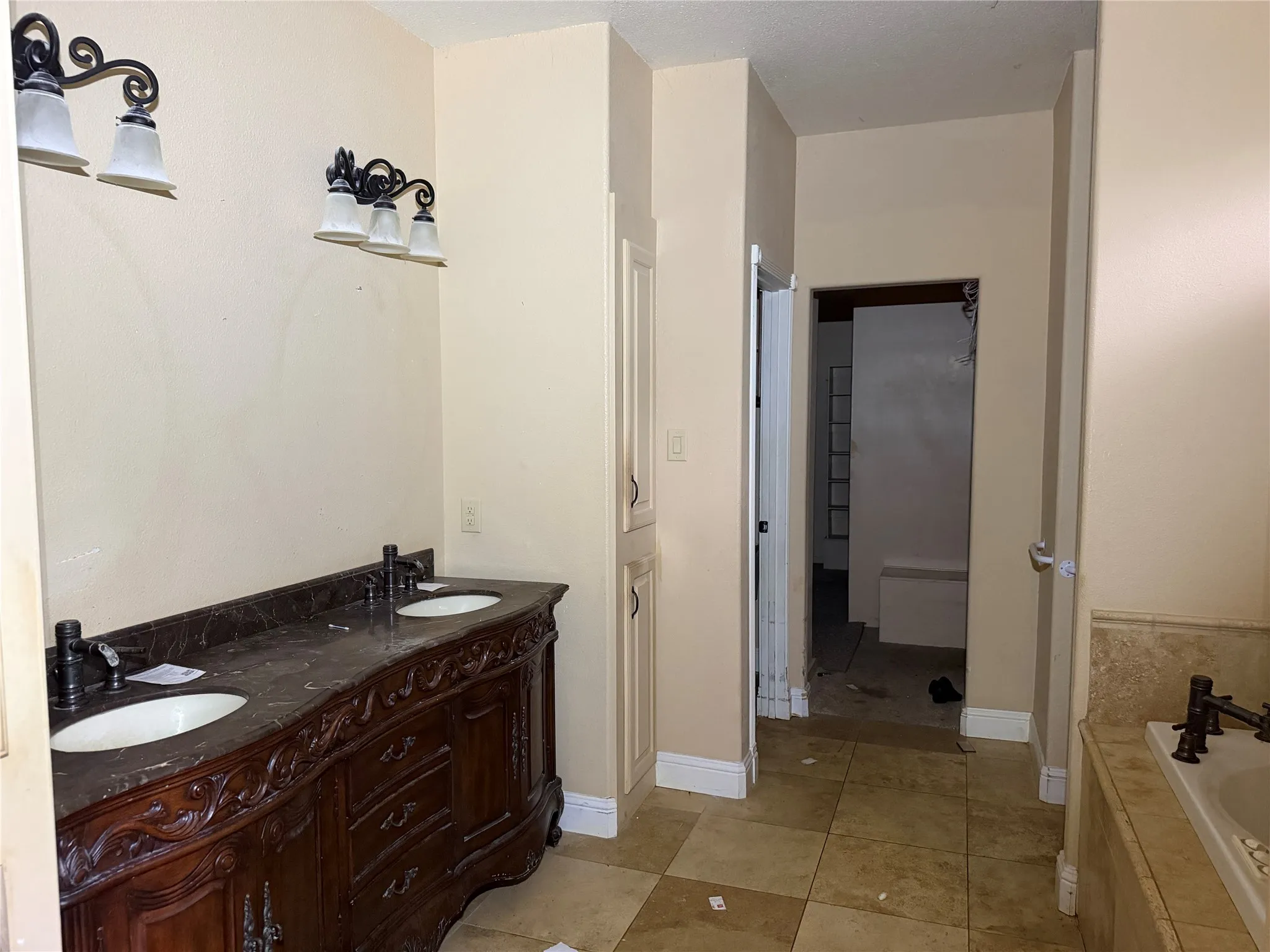 Single Family Residence For Sale in Smith County , 1528 Hideaway Lane W, Hideaway, Texas 75771, 3 Bedroom, 3 Bathroom, 2 Garage spaces, 2,533 Sqft, built in 2009, mls#21303079, Real Estate Agent in Hideaway, Homes For Sale in Smith county, Homes For Sale in Hideaway, Realtor in Hideaway Texas, Real Estate Brokerage Independent Realty Texas, Luminita Cordes Realtor