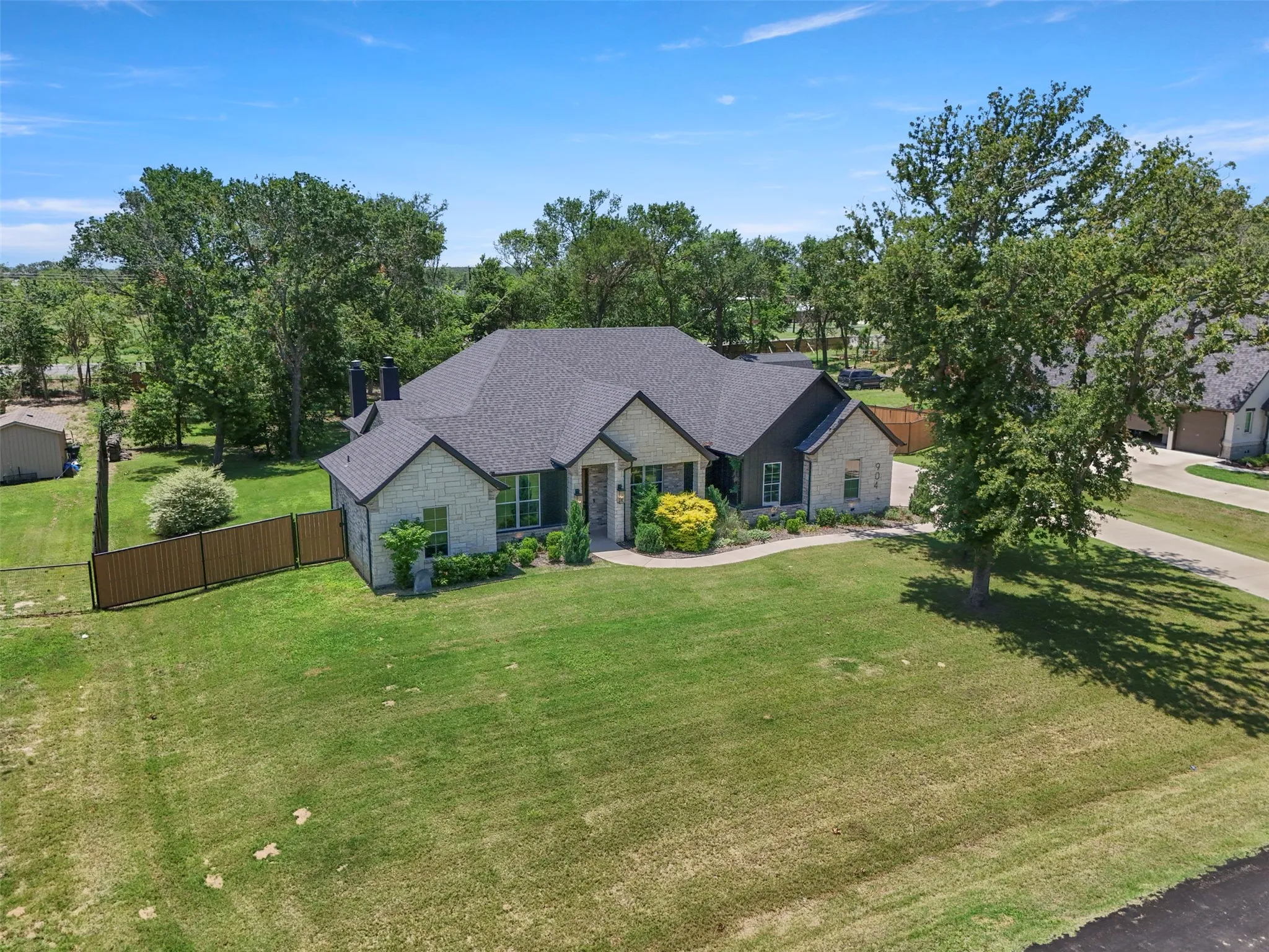 Single Family Residence For Sale in Parker County , 904 Taylor Branch, Springtown, Texas 76082, 3 Bedroom, 3 Bathroom, 3 Garage spaces, 2,296 Sqft, built in 2022, mls#21303078, Real Estate Agent in Springtown, Homes For Sale in Parker county, Homes For Sale in Springtown, Realtor in Springtown Texas, Real Estate Brokerage Independent Realty Texas, Luminita Cordes Realtor