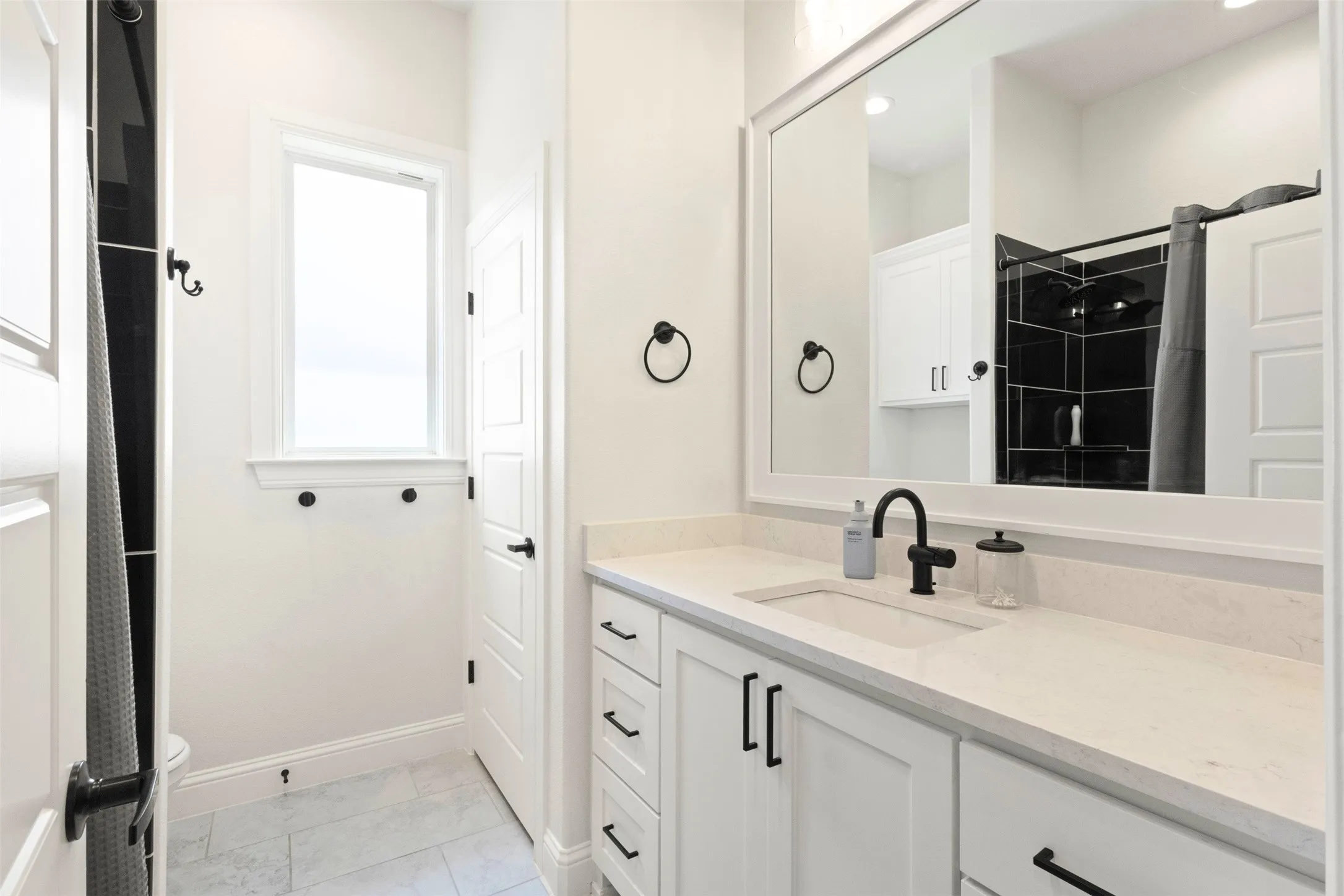 Single Family Residence For Sale in Parker County , 904 Taylor Branch, Springtown, Texas 76082, 3 Bedroom, 3 Bathroom, 3 Garage spaces, 2,296 Sqft, built in 2022, mls#21303078, Real Estate Agent in Springtown, Homes For Sale in Parker county, Homes For Sale in Springtown, Realtor in Springtown Texas, Real Estate Brokerage Independent Realty Texas, Luminita Cordes Realtor