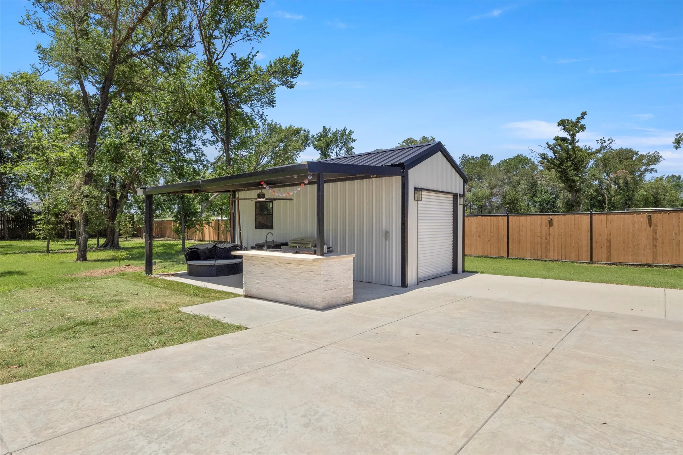 Single Family Residence For Sale in Parker County , 904 Taylor Branch, Springtown, Texas 76082, 3 Bedroom, 3 Bathroom, 3 Garage spaces, 2,296 Sqft, built in 2022, mls#21303078, Real Estate Agent in Springtown, Homes For Sale in Parker county, Homes For Sale in Springtown, Realtor in Springtown Texas, Real Estate Brokerage Independent Realty Texas, Luminita Cordes Realtor