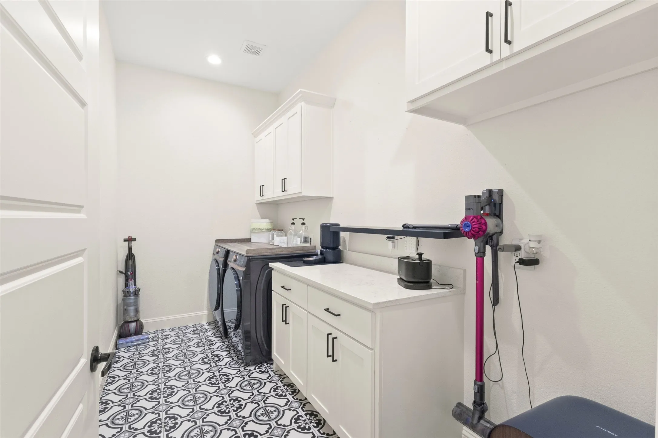 Single Family Residence For Sale in Parker County , 904 Taylor Branch, Springtown, Texas 76082, 3 Bedroom, 3 Bathroom, 3 Garage spaces, 2,296 Sqft, built in 2022, mls#21303078, Real Estate Agent in Springtown, Homes For Sale in Parker county, Homes For Sale in Springtown, Realtor in Springtown Texas, Real Estate Brokerage Independent Realty Texas, Luminita Cordes Realtor