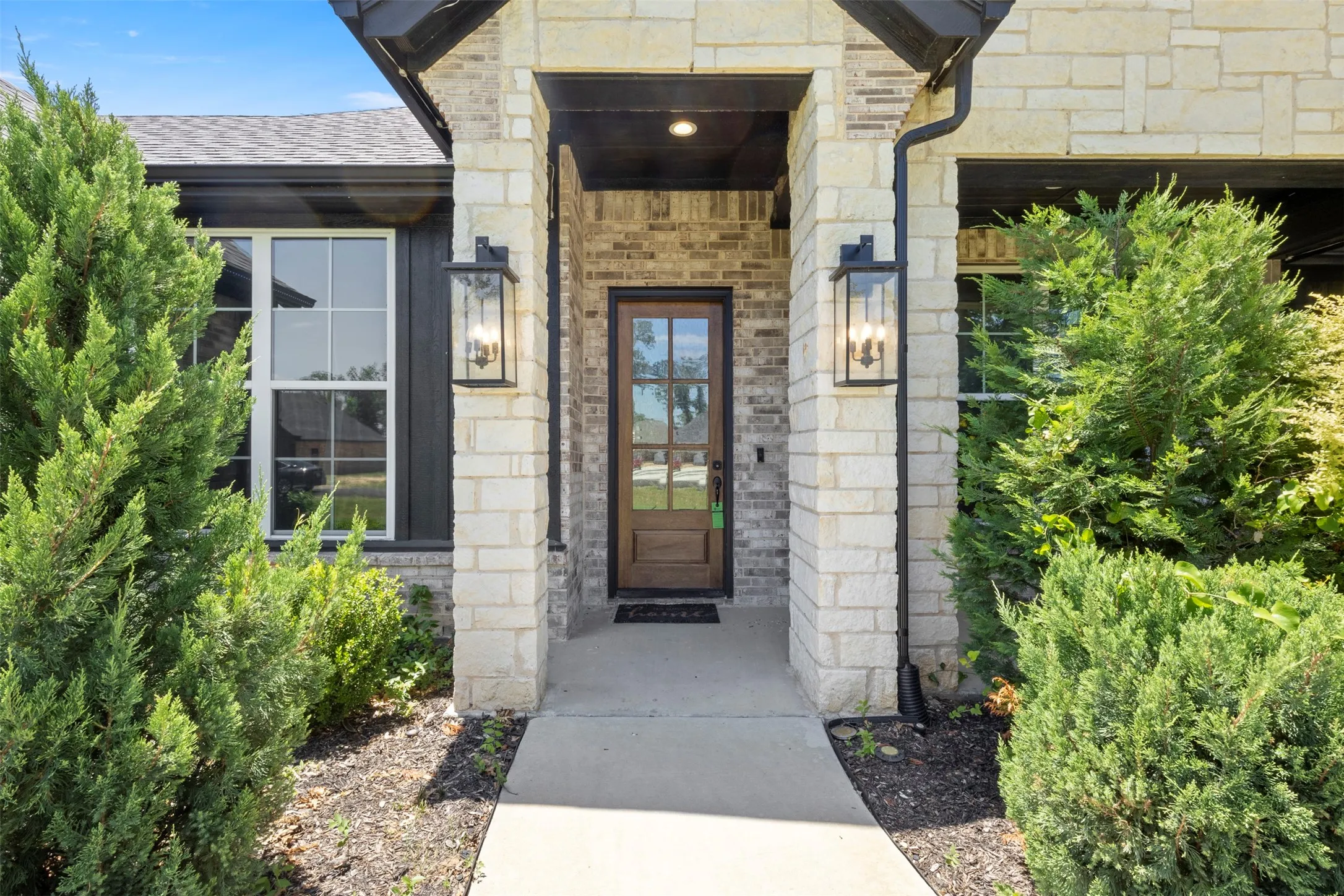 Single Family Residence For Sale in Parker County , 904 Taylor Branch, Springtown, Texas 76082, 3 Bedroom, 3 Bathroom, 3 Garage spaces, 2,296 Sqft, built in 2022, mls#21303078, Real Estate Agent in Springtown, Homes For Sale in Parker county, Homes For Sale in Springtown, Realtor in Springtown Texas, Real Estate Brokerage Independent Realty Texas, Luminita Cordes Realtor