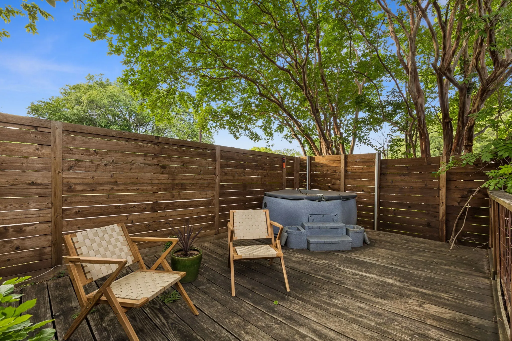 Single Family Residence For Sale in Dallas County , 707 Bondstone Drive, Dallas, Texas 75218, 3 Bedroom, 2 Bathroom, 2 Garage spaces, 2,488 Sqft, built in 1962, mls#21302345, Real Estate Agent in Dallas, Homes For Sale in Dallas county, Homes For Sale in Dallas, Realtor in Dallas Texas, Real Estate Brokerage Independent Realty Texas, Luminita Cordes Realtor