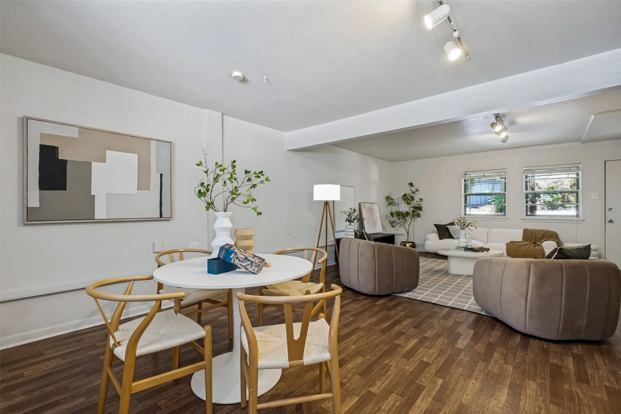 Single Family Residence For Sale in Dallas County , 707 Bondstone Drive, Dallas, Texas 75218, 3 Bedroom, 2 Bathroom, 2 Garage spaces, 2,488 Sqft, built in 1962, mls#21302345, Real Estate Agent in Dallas, Homes For Sale in Dallas county, Homes For Sale in Dallas, Realtor in Dallas Texas, Real Estate Brokerage Independent Realty Texas, Luminita Cordes Realtor