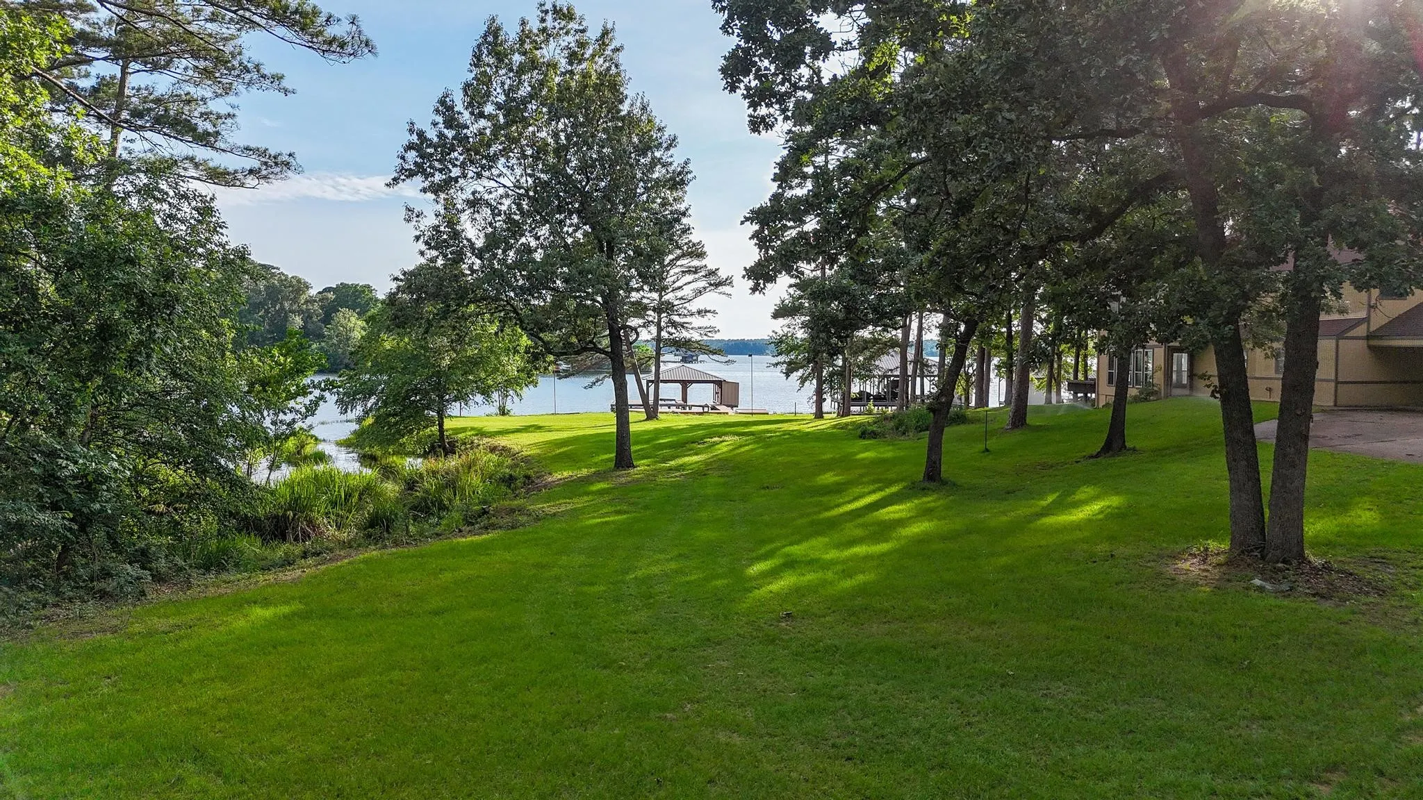 Single Family Residence For Sale in Smith County , 16862 Cardinal Lane, Troup, Texas 75789, 4 Bedroom, 4 Bathroom, 2 Garage spaces, 3,711 Sqft, built in 2010, Price $1,500,000, mls#21303063, Real Estate Agent in Troup, Homes For Sale in Smith county, Homes For Sale in Troup, Realtor in Troup Texas, Real Estate Brokerage Independent Realty Texas, Luminita Cordes Realtor