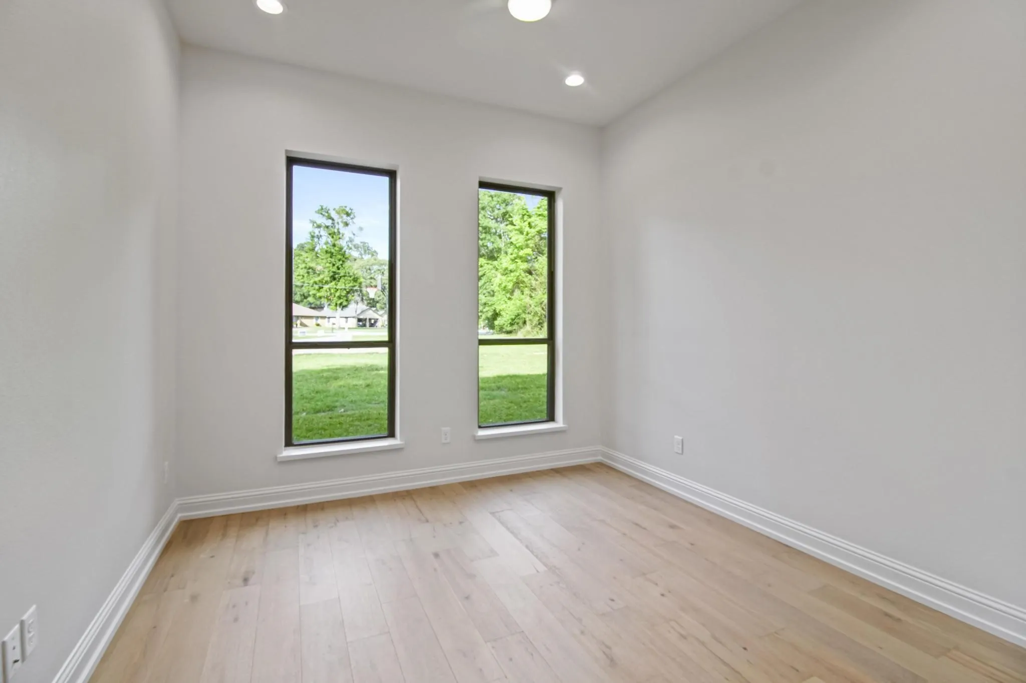 Single Family Residence For Sale in Smith County , 16862 Cardinal Lane, Troup, Texas 75789, 4 Bedroom, 4 Bathroom, 2 Garage spaces, 3,711 Sqft, built in 2010, Price $1,500,000, mls#21303063, Real Estate Agent in Troup, Homes For Sale in Smith county, Homes For Sale in Troup, Realtor in Troup Texas, Real Estate Brokerage Independent Realty Texas, Luminita Cordes Realtor