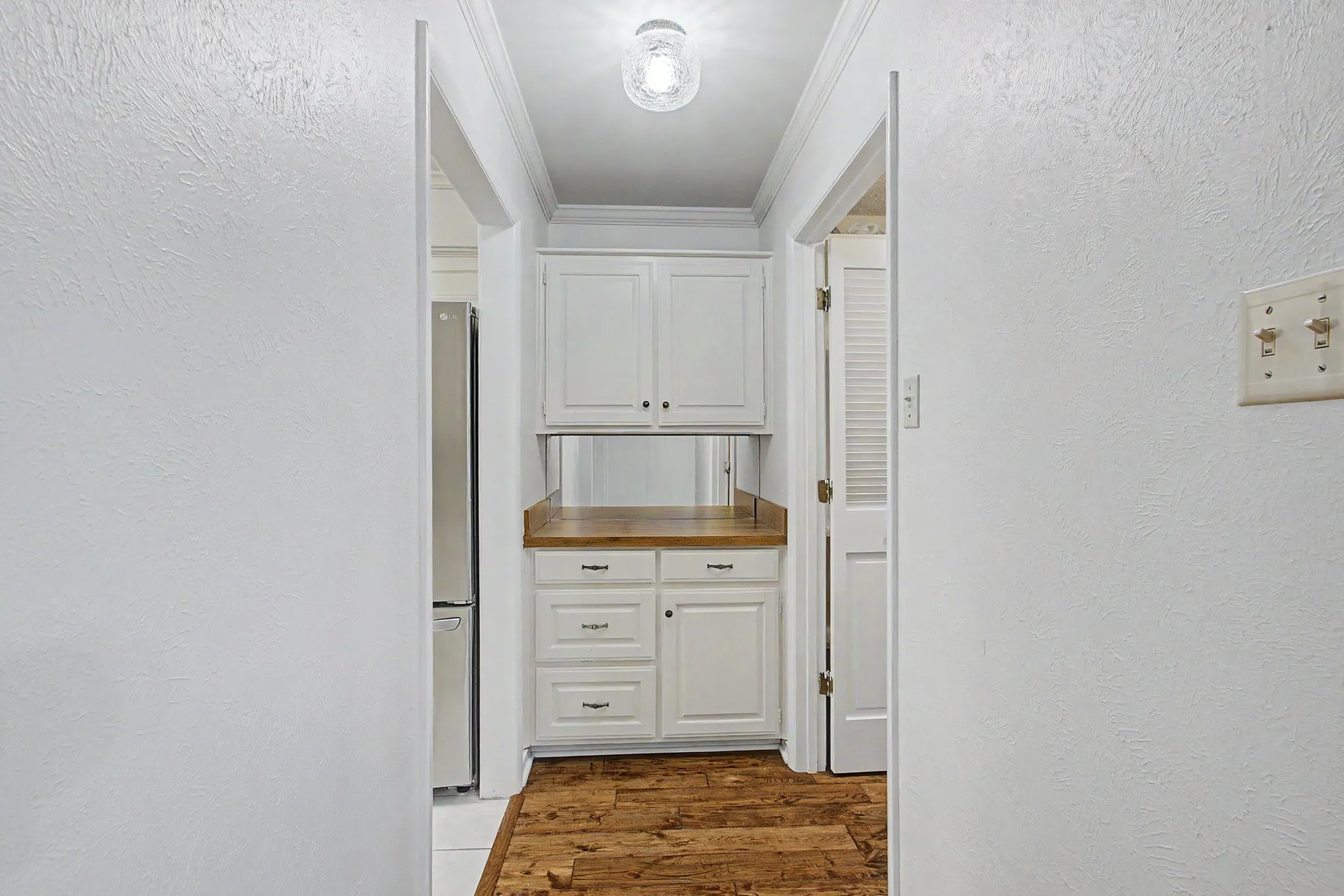 Single Family Residence For Sale in Tarrant County , 2110 Juanita Drive, Arlington, Texas 76013, 4 Bedroom, 4 Bathroom, 2 Garage spaces, 2,534 Sqft, built in 1968, mls#21303094, Real Estate Agent in Arlington, Homes For Sale in Tarrant county, Homes For Sale in Arlington, Realtor in Arlington Texas, Real Estate Brokerage Independent Realty Texas, Luminita Cordes Realtor