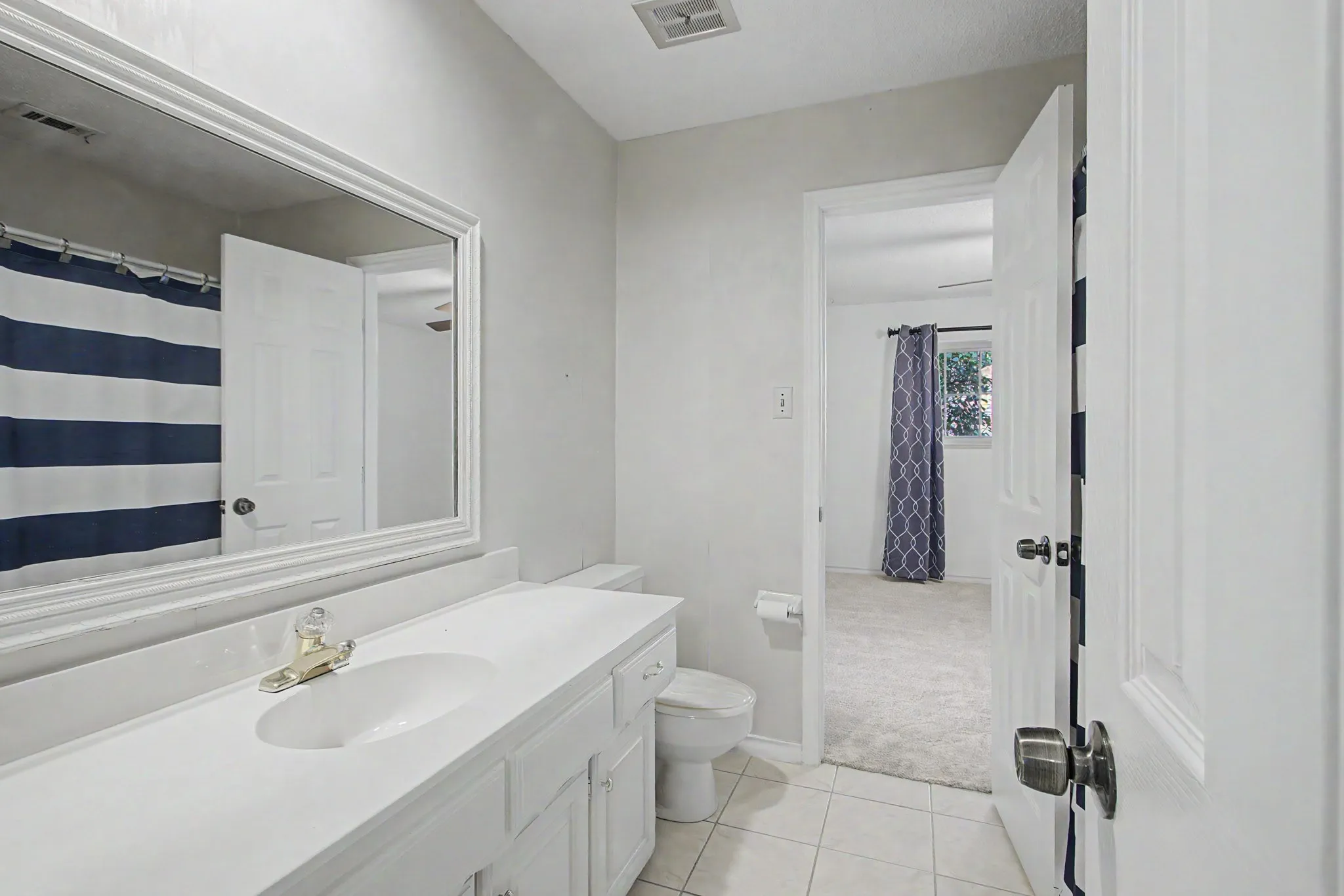 Single Family Residence For Sale in Tarrant County , 2110 Juanita Drive, Arlington, Texas 76013, 4 Bedroom, 4 Bathroom, 2 Garage spaces, 2,534 Sqft, built in 1968, mls#21303094, Real Estate Agent in Arlington, Homes For Sale in Tarrant county, Homes For Sale in Arlington, Realtor in Arlington Texas, Real Estate Brokerage Independent Realty Texas, Luminita Cordes Realtor