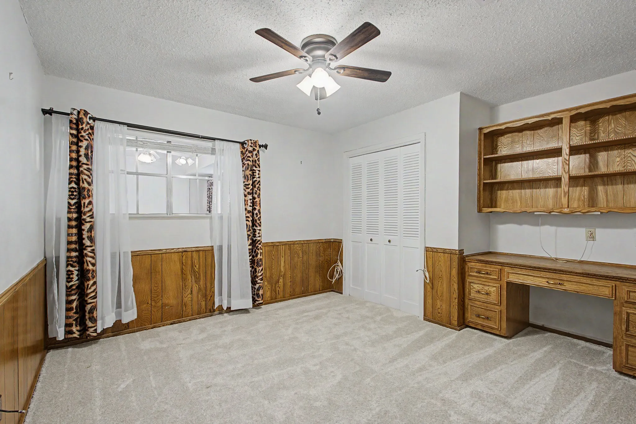 Single Family Residence For Sale in Tarrant County , 2110 Juanita Drive, Arlington, Texas 76013, 4 Bedroom, 4 Bathroom, 2 Garage spaces, 2,534 Sqft, built in 1968, mls#21303094, Real Estate Agent in Arlington, Homes For Sale in Tarrant county, Homes For Sale in Arlington, Realtor in Arlington Texas, Real Estate Brokerage Independent Realty Texas, Luminita Cordes Realtor