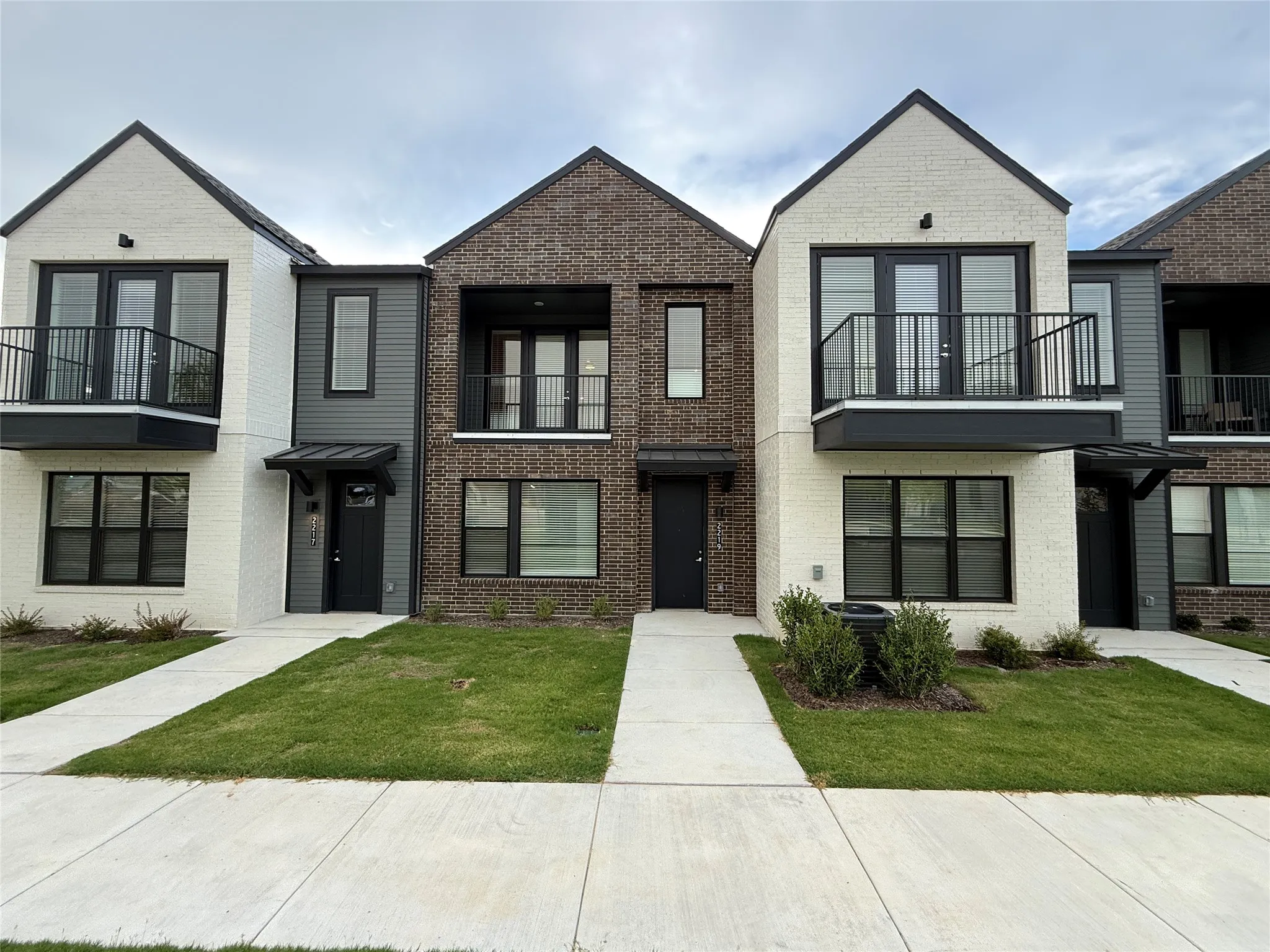 Townhouse For Rent in Tarrant County , 2219 Reserve Way Bldg 17-2219, Mansfield, Texas 76063, 1 Bedroom, 2 Bathroom, 1 Garage spaces, 1,215 Sqft, built in 2026, Price $2,199, mls#21303096, Real Estate Agent in Mansfield, Homes For Rent in Tarrant county, Homes For Rent in Mansfield, Realtor in Mansfield Texas, Real Estate Brokerage Independent Realty Texas, Luminita Cordes Realtor