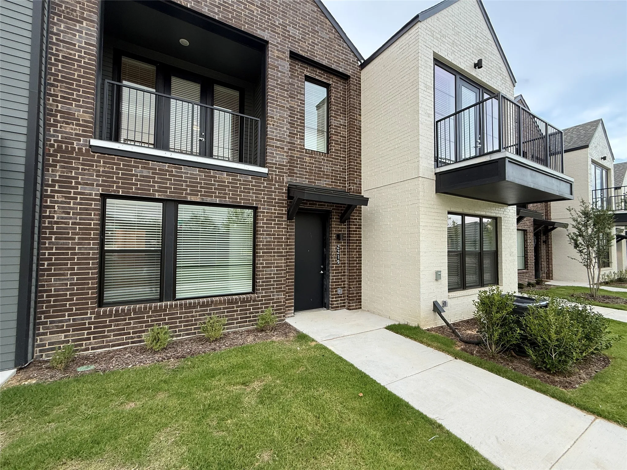Townhouse For Rent in Tarrant County , 2219 Reserve Way Bldg 17-2219, Mansfield, Texas 76063, 1 Bedroom, 2 Bathroom, 1 Garage spaces, 1,215 Sqft, built in 2026, Price $2,199, mls#21303096, Real Estate Agent in Mansfield, Homes For Rent in Tarrant county, Homes For Rent in Mansfield, Realtor in Mansfield Texas, Real Estate Brokerage Independent Realty Texas, Luminita Cordes Realtor