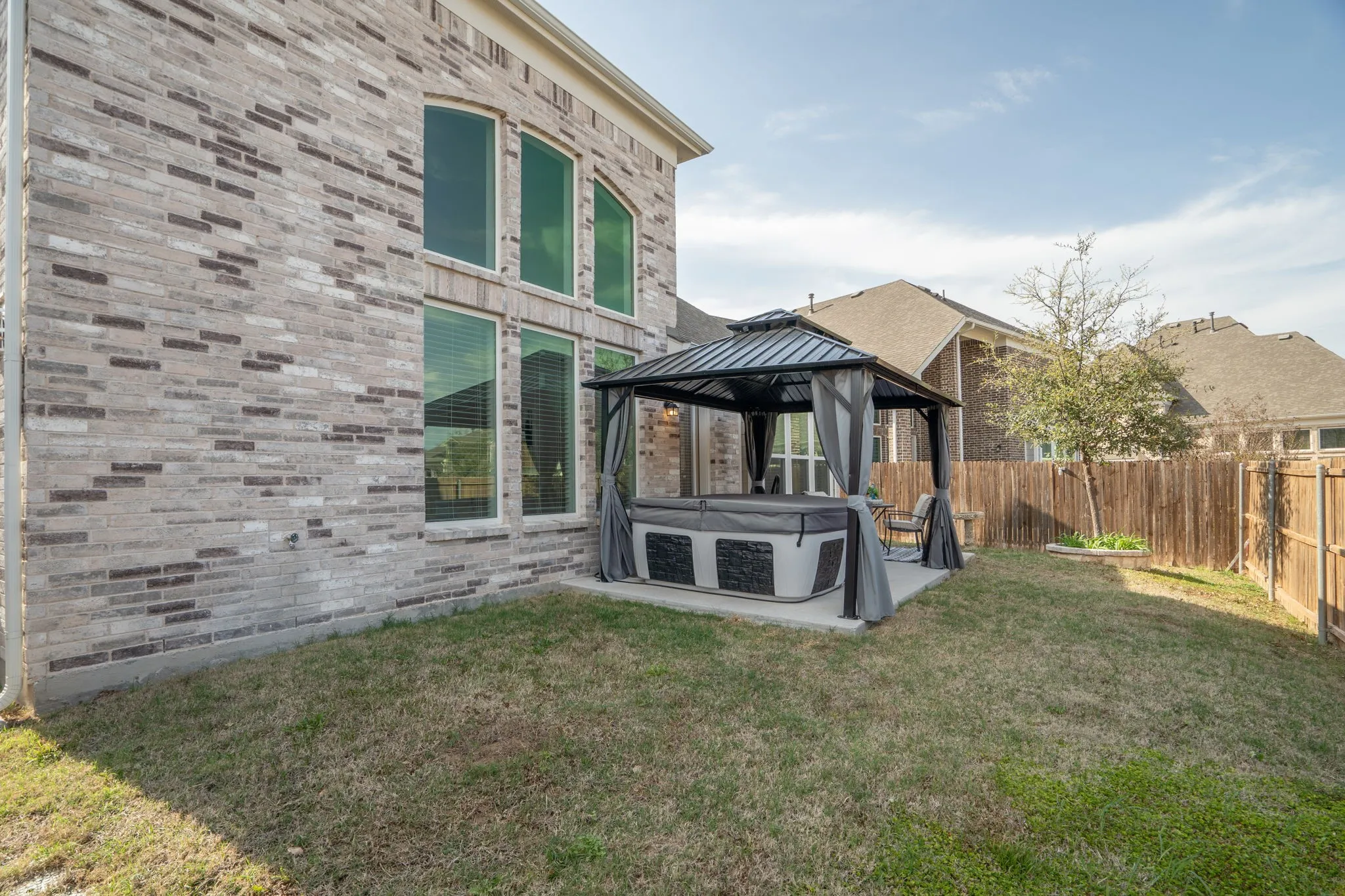 Single Family Residence For Sale in Denton County , 15664 Wild Cherry Lane, Fort Worth, Texas 76262, 5 Bedroom, 4 Bathroom, 2 Garage spaces, 3,470 Sqft, built in 2021, mls#21303046, Real Estate Agent in Fort Worth, Homes For Sale in Denton county, Homes For Sale in Fort Worth, Realtor in Fort Worth Texas, Real Estate Brokerage Independent Realty Texas, Luminita Cordes Realtor