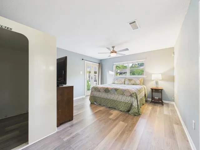 Single Family Residence For Sale in Henderson County , 102 Misty Glen Circle, Gun Barrel City, Texas 75156, 4 Bedroom, 3 Bathroom, 2 Garage spaces, 2,334 Sqft, built in 1985, mls#21302979, Real Estate Agent in Gun Barrel City, Homes For Sale in Henderson county, Homes For Sale in Gun Barrel City, Realtor in Gun Barrel City Texas, Real Estate Brokerage Independent Realty Texas, Luminita Cordes Realtor