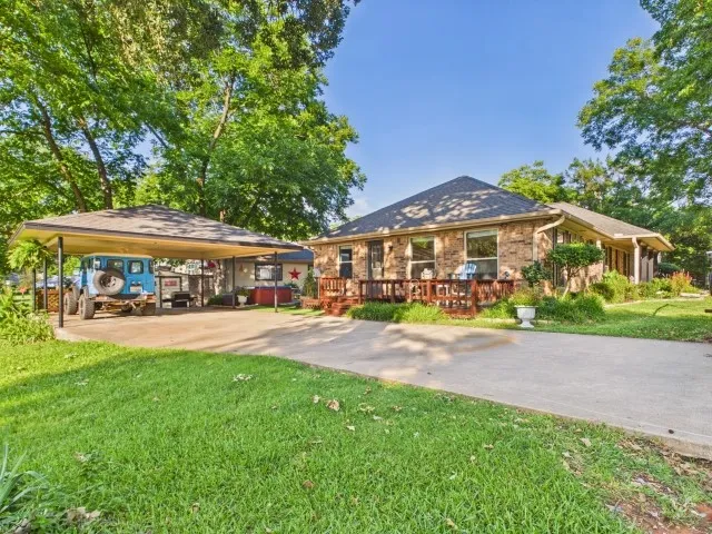 Single Family Residence For Sale in Henderson County , 102 Misty Glen Circle, Gun Barrel City, Texas 75156, 4 Bedroom, 3 Bathroom, 2 Garage spaces, 2,334 Sqft, built in 1985, mls#21302979, Real Estate Agent in Gun Barrel City, Homes For Sale in Henderson county, Homes For Sale in Gun Barrel City, Realtor in Gun Barrel City Texas, Real Estate Brokerage Independent Realty Texas, Luminita Cordes Realtor