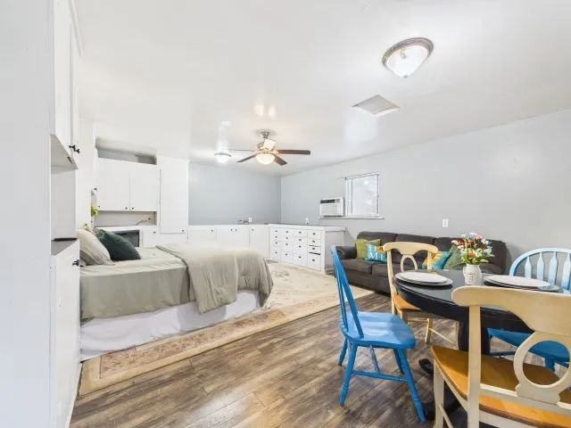 Single Family Residence For Sale in Henderson County , 102 Misty Glen Circle, Gun Barrel City, Texas 75156, 4 Bedroom, 3 Bathroom, 2 Garage spaces, 2,334 Sqft, built in 1985, mls#21302979, Real Estate Agent in Gun Barrel City, Homes For Sale in Henderson county, Homes For Sale in Gun Barrel City, Realtor in Gun Barrel City Texas, Real Estate Brokerage Independent Realty Texas, Luminita Cordes Realtor