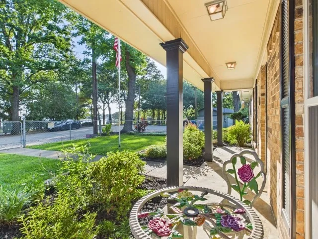 Single Family Residence For Sale in Henderson County , 102 Misty Glen Circle, Gun Barrel City, Texas 75156, 4 Bedroom, 3 Bathroom, 2 Garage spaces, 2,334 Sqft, built in 1985, mls#21302979, Real Estate Agent in Gun Barrel City, Homes For Sale in Henderson county, Homes For Sale in Gun Barrel City, Realtor in Gun Barrel City Texas, Real Estate Brokerage Independent Realty Texas, Luminita Cordes Realtor