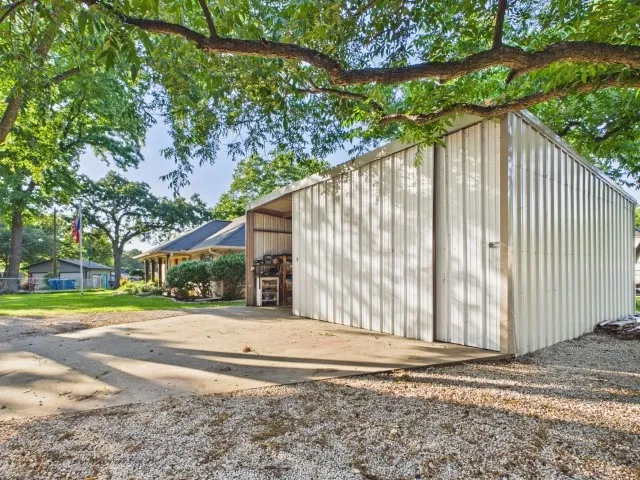 Single Family Residence For Sale in Henderson County , 102 Misty Glen Circle, Gun Barrel City, Texas 75156, 4 Bedroom, 3 Bathroom, 2 Garage spaces, 2,334 Sqft, built in 1985, mls#21302979, Real Estate Agent in Gun Barrel City, Homes For Sale in Henderson county, Homes For Sale in Gun Barrel City, Realtor in Gun Barrel City Texas, Real Estate Brokerage Independent Realty Texas, Luminita Cordes Realtor