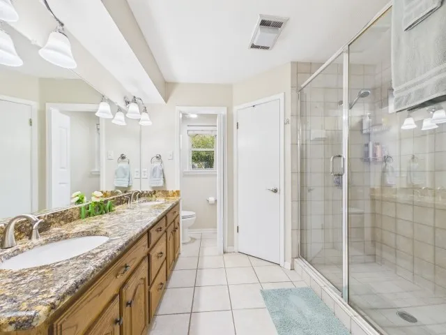 Single Family Residence For Sale in Henderson County , 102 Misty Glen Circle, Gun Barrel City, Texas 75156, 4 Bedroom, 3 Bathroom, 2 Garage spaces, 2,334 Sqft, built in 1985, mls#21302979, Real Estate Agent in Gun Barrel City, Homes For Sale in Henderson county, Homes For Sale in Gun Barrel City, Realtor in Gun Barrel City Texas, Real Estate Brokerage Independent Realty Texas, Luminita Cordes Realtor