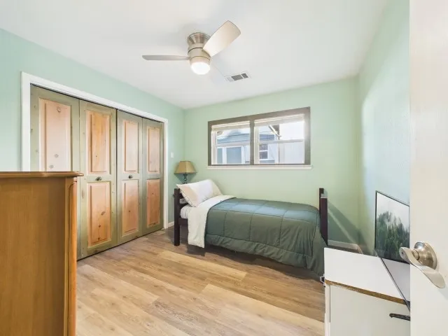 Single Family Residence For Sale in Henderson County , 102 Misty Glen Circle, Gun Barrel City, Texas 75156, 4 Bedroom, 3 Bathroom, 2 Garage spaces, 2,334 Sqft, built in 1985, mls#21302979, Real Estate Agent in Gun Barrel City, Homes For Sale in Henderson county, Homes For Sale in Gun Barrel City, Realtor in Gun Barrel City Texas, Real Estate Brokerage Independent Realty Texas, Luminita Cordes Realtor