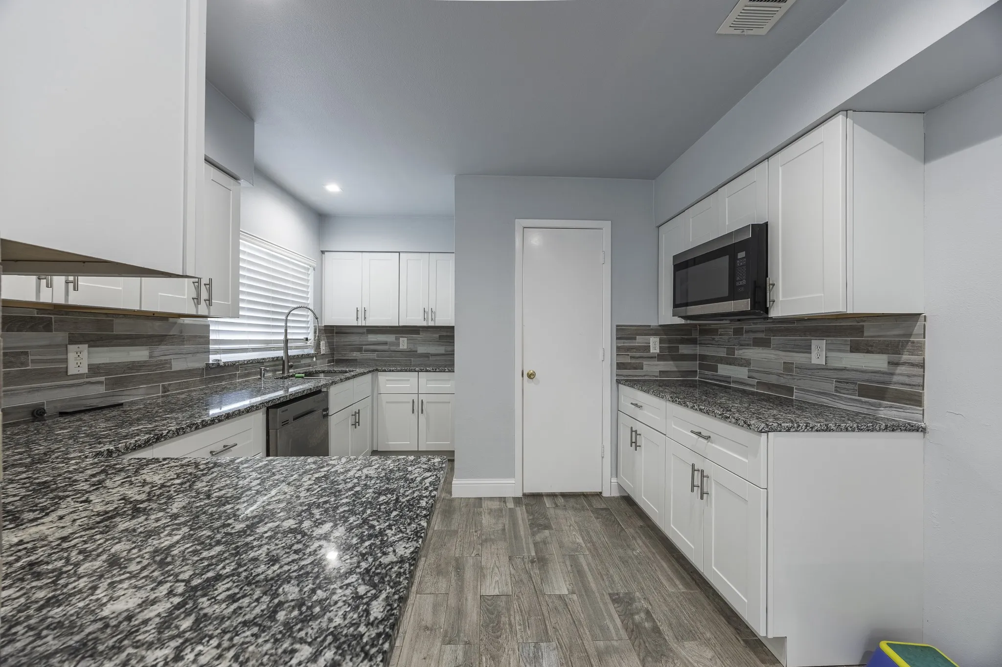 Single Family Residence For Sale in Dallas County , 109 W Marguerita Drive, Garland, Texas 75040, 4 Bedroom, 4 Bathroom, Garage spaces, 2,684 Sqft, built in 1955, Price $375,000, mls#21303120, Real Estate Agent in Garland, Homes For Sale in Dallas county, Homes For Sale in Garland, Realtor in Garland Texas, Real Estate Brokerage Independent Realty Texas, Luminita Cordes Realtor