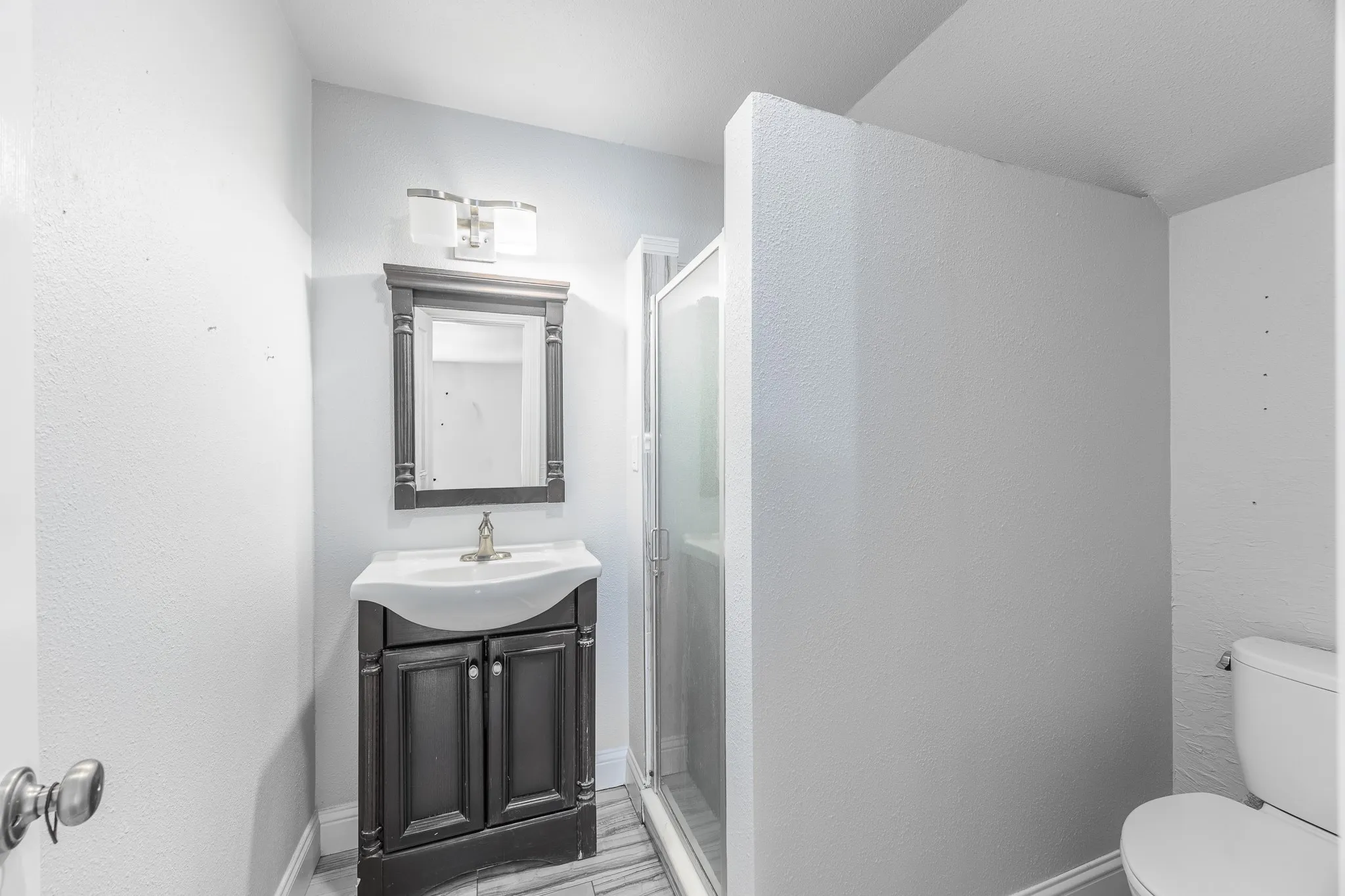 Single Family Residence For Sale in Dallas County , 109 W Marguerita Drive, Garland, Texas 75040, 4 Bedroom, 4 Bathroom, Garage spaces, 2,684 Sqft, built in 1955, Price $375,000, mls#21303120, Real Estate Agent in Garland, Homes For Sale in Dallas county, Homes For Sale in Garland, Realtor in Garland Texas, Real Estate Brokerage Independent Realty Texas, Luminita Cordes Realtor