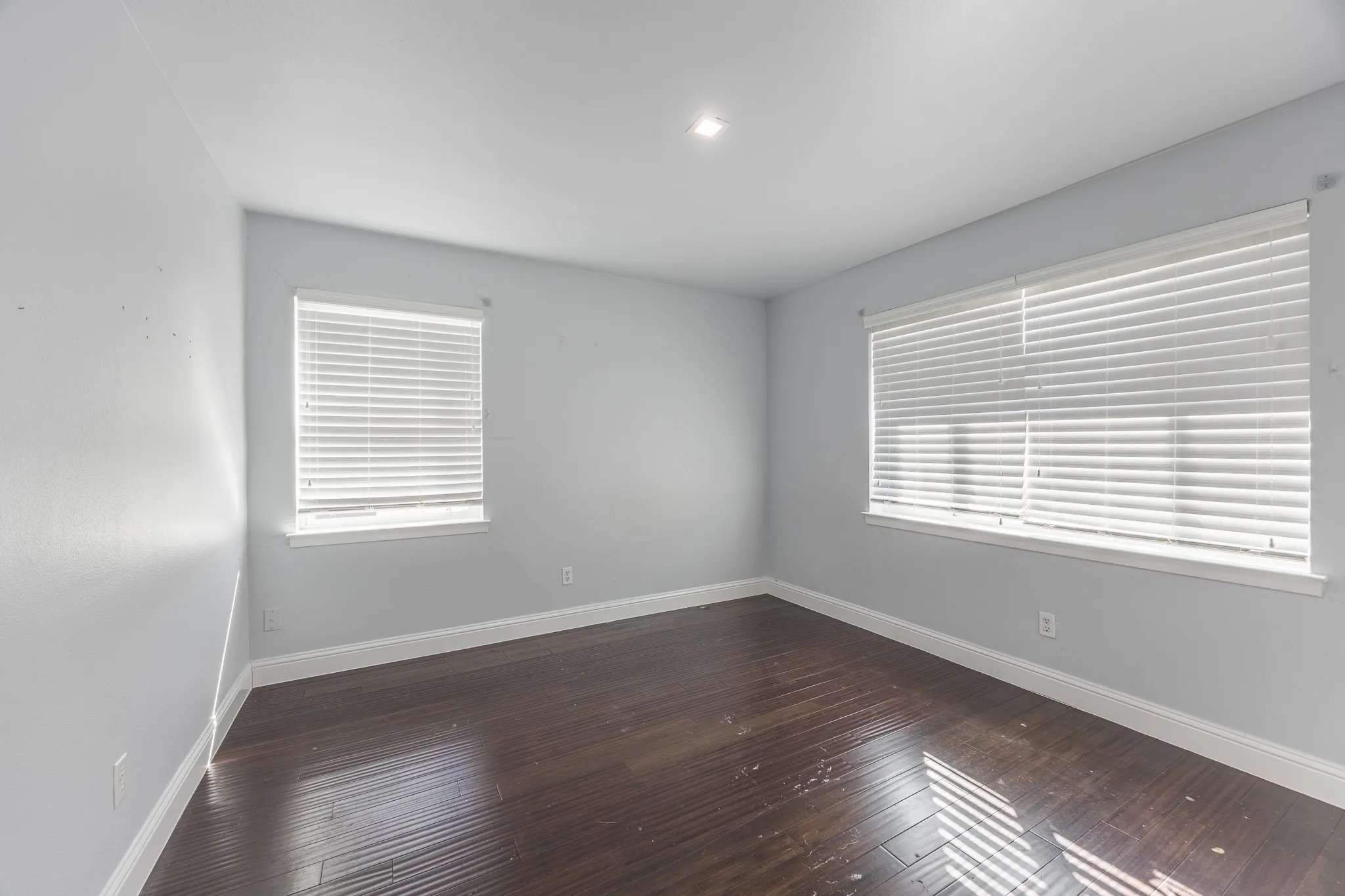 Single Family Residence For Sale in Dallas County , 109 W Marguerita Drive, Garland, Texas 75040, 4 Bedroom, 4 Bathroom, Garage spaces, 2,684 Sqft, built in 1955, Price $375,000, mls#21303120, Real Estate Agent in Garland, Homes For Sale in Dallas county, Homes For Sale in Garland, Realtor in Garland Texas, Real Estate Brokerage Independent Realty Texas, Luminita Cordes Realtor