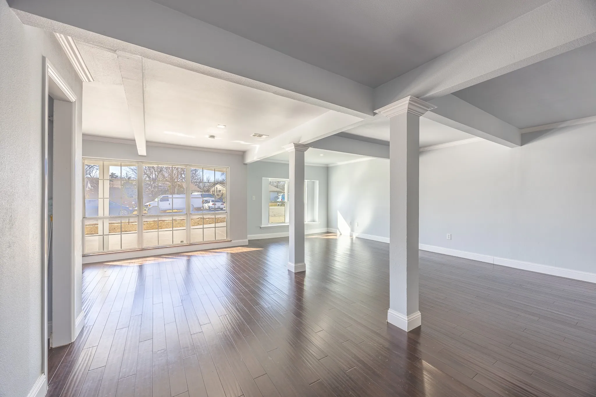 Single Family Residence For Sale in Dallas County , 109 W Marguerita Drive, Garland, Texas 75040, 4 Bedroom, 4 Bathroom, Garage spaces, 2,684 Sqft, built in 1955, Price $375,000, mls#21303120, Real Estate Agent in Garland, Homes For Sale in Dallas county, Homes For Sale in Garland, Realtor in Garland Texas, Real Estate Brokerage Independent Realty Texas, Luminita Cordes Realtor