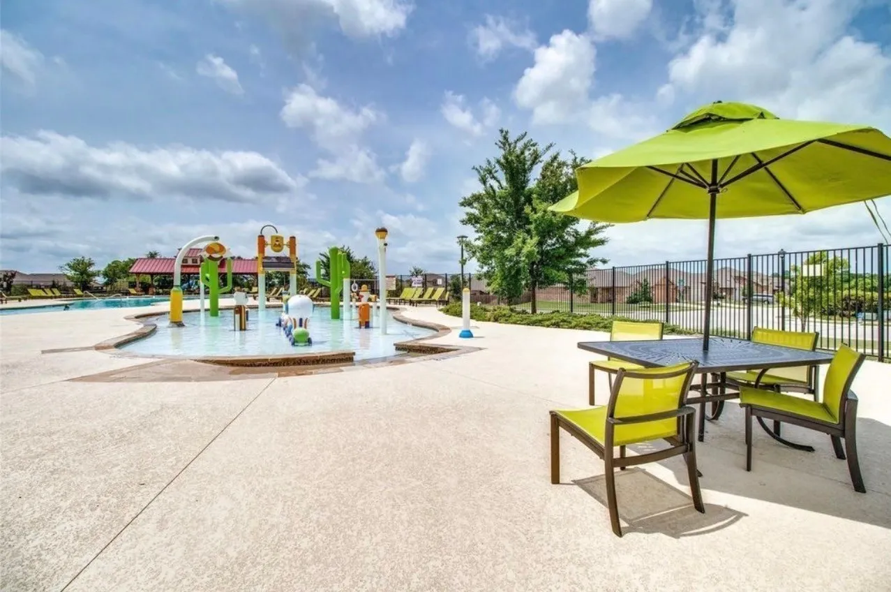 Single Family Residence For Sale in Collin County , 725 Emerald Drive, Princeton, Texas 75407, 4 Bedroom, 2 Bathroom, 2 Garage spaces, 1,900 Sqft, built in 2019, mls#21303068, Real Estate Agent in Princeton, Homes For Sale in Collin county, Homes For Sale in Princeton, Realtor in Princeton Texas, Real Estate Brokerage Independent Realty Texas, Luminita Cordes Realtor