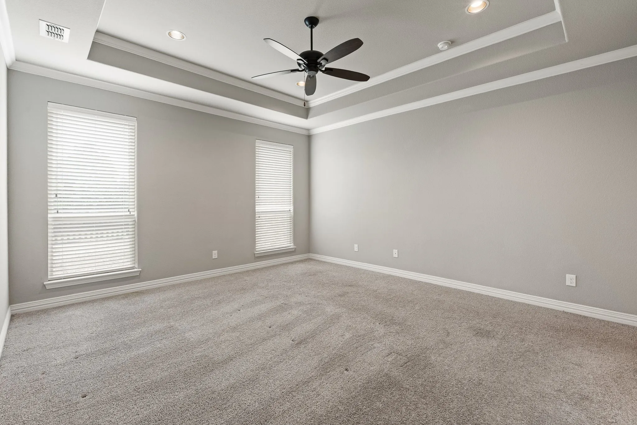 Single Family Residence For Sale in Ellis County , 108 Odonna Drive, Waxahachie, Texas 75165, 4 Bedroom, 3 Bathroom, 2 Garage spaces, 2,237 Sqft, built in 2016, mls#21296289, Real Estate Agent in Waxahachie, Homes For Sale in Ellis county, Homes For Sale in Waxahachie, Realtor in Waxahachie Texas, Real Estate Brokerage Independent Realty Texas, Luminita Cordes Realtor