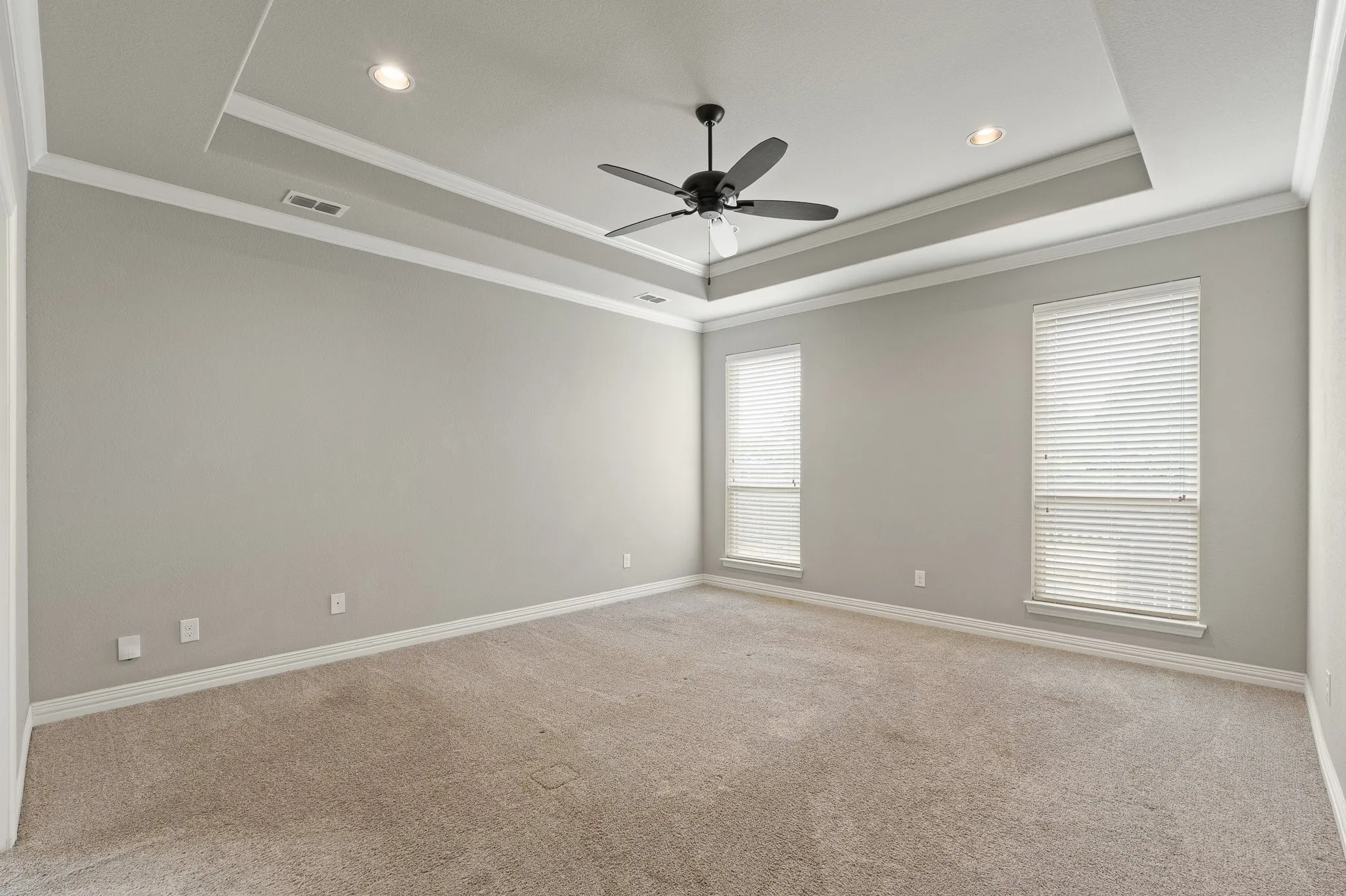 Single Family Residence For Sale in Ellis County , 108 Odonna Drive, Waxahachie, Texas 75165, 4 Bedroom, 3 Bathroom, 2 Garage spaces, 2,237 Sqft, built in 2016, mls#21296289, Real Estate Agent in Waxahachie, Homes For Sale in Ellis county, Homes For Sale in Waxahachie, Realtor in Waxahachie Texas, Real Estate Brokerage Independent Realty Texas, Luminita Cordes Realtor