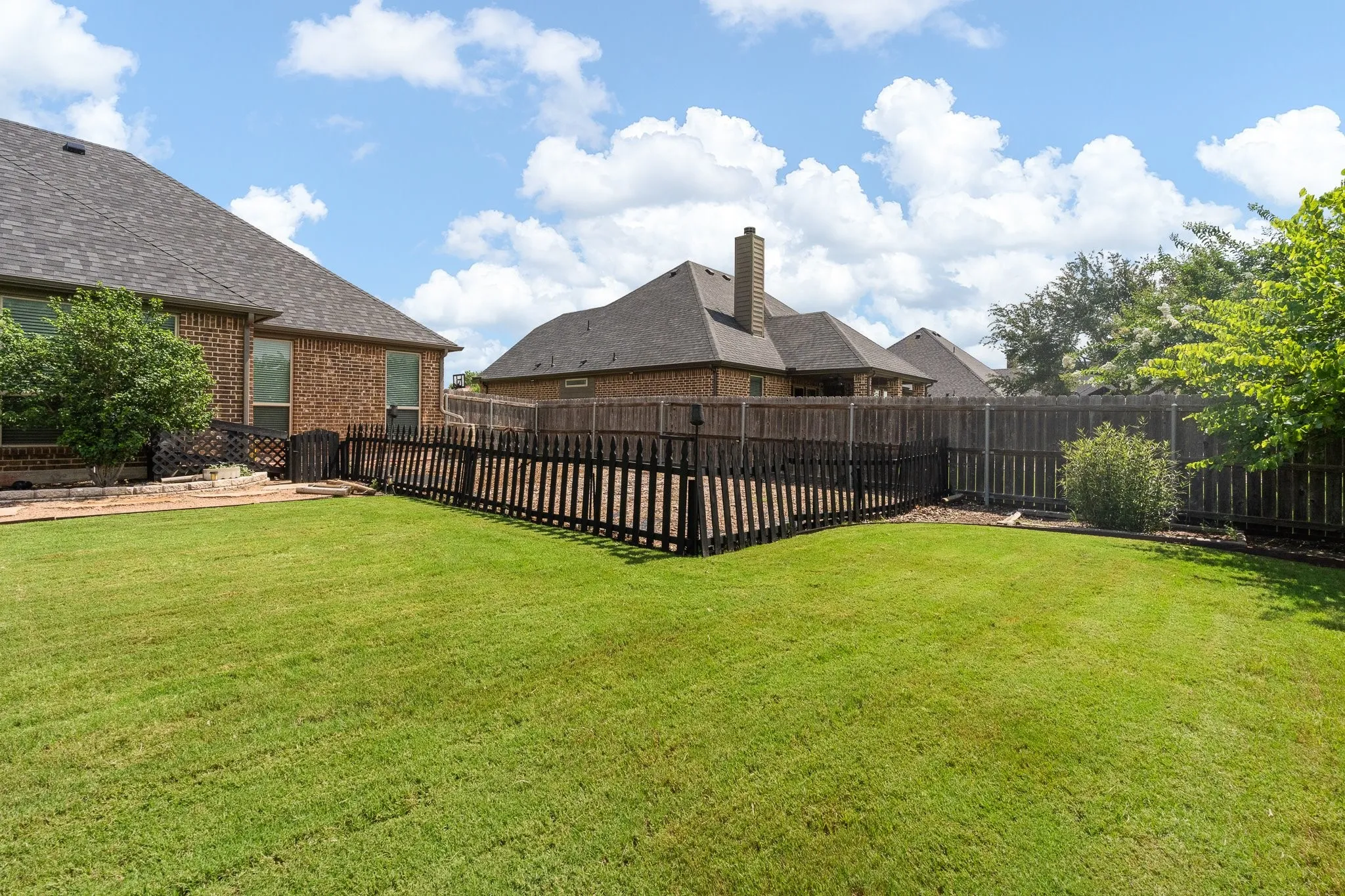 Single Family Residence For Sale in Ellis County , 108 Odonna Drive, Waxahachie, Texas 75165, 4 Bedroom, 3 Bathroom, 2 Garage spaces, 2,237 Sqft, built in 2016, mls#21296289, Real Estate Agent in Waxahachie, Homes For Sale in Ellis county, Homes For Sale in Waxahachie, Realtor in Waxahachie Texas, Real Estate Brokerage Independent Realty Texas, Luminita Cordes Realtor