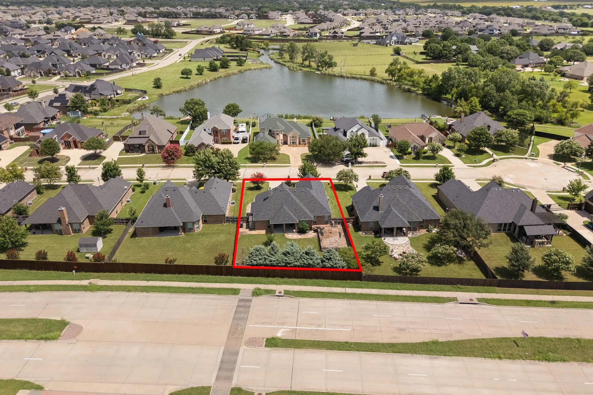 Single Family Residence For Sale in Ellis County , 108 Odonna Drive, Waxahachie, Texas 75165, 4 Bedroom, 3 Bathroom, 2 Garage spaces, 2,237 Sqft, built in 2016, mls#21296289, Real Estate Agent in Waxahachie, Homes For Sale in Ellis county, Homes For Sale in Waxahachie, Realtor in Waxahachie Texas, Real Estate Brokerage Independent Realty Texas, Luminita Cordes Realtor