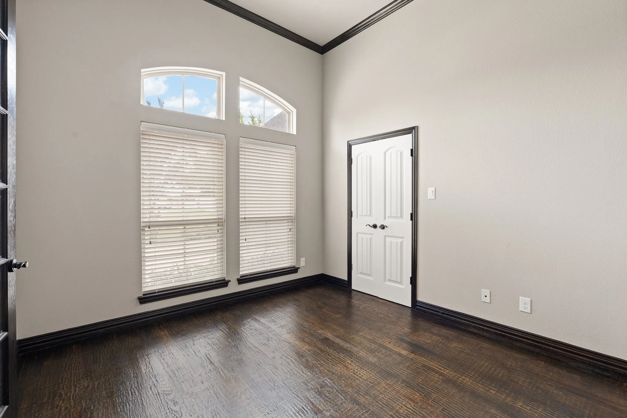 Single Family Residence For Sale in Ellis County , 108 Odonna Drive, Waxahachie, Texas 75165, 4 Bedroom, 3 Bathroom, 2 Garage spaces, 2,237 Sqft, built in 2016, mls#21296289, Real Estate Agent in Waxahachie, Homes For Sale in Ellis county, Homes For Sale in Waxahachie, Realtor in Waxahachie Texas, Real Estate Brokerage Independent Realty Texas, Luminita Cordes Realtor
