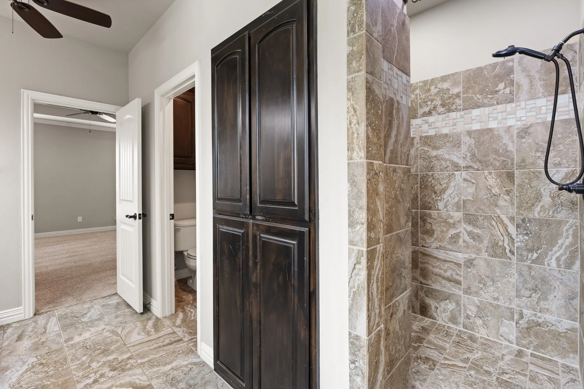 Single Family Residence For Sale in Ellis County , 108 Odonna Drive, Waxahachie, Texas 75165, 4 Bedroom, 3 Bathroom, 2 Garage spaces, 2,237 Sqft, built in 2016, mls#21296289, Real Estate Agent in Waxahachie, Homes For Sale in Ellis county, Homes For Sale in Waxahachie, Realtor in Waxahachie Texas, Real Estate Brokerage Independent Realty Texas, Luminita Cordes Realtor