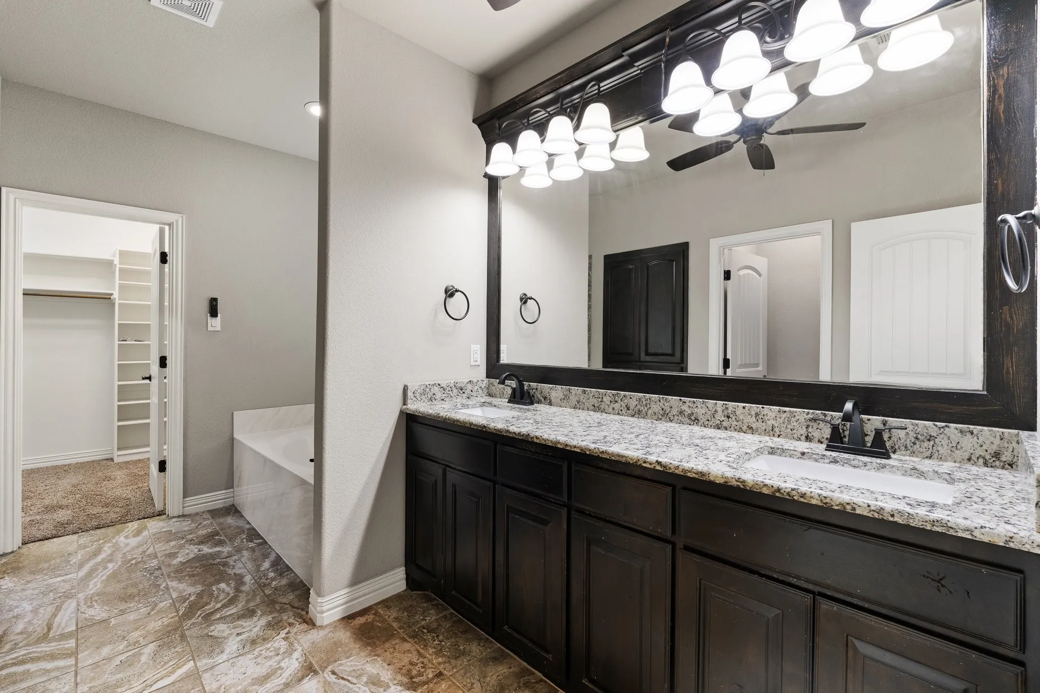 Single Family Residence For Sale in Ellis County , 108 Odonna Drive, Waxahachie, Texas 75165, 4 Bedroom, 3 Bathroom, 2 Garage spaces, 2,237 Sqft, built in 2016, mls#21296289, Real Estate Agent in Waxahachie, Homes For Sale in Ellis county, Homes For Sale in Waxahachie, Realtor in Waxahachie Texas, Real Estate Brokerage Independent Realty Texas, Luminita Cordes Realtor