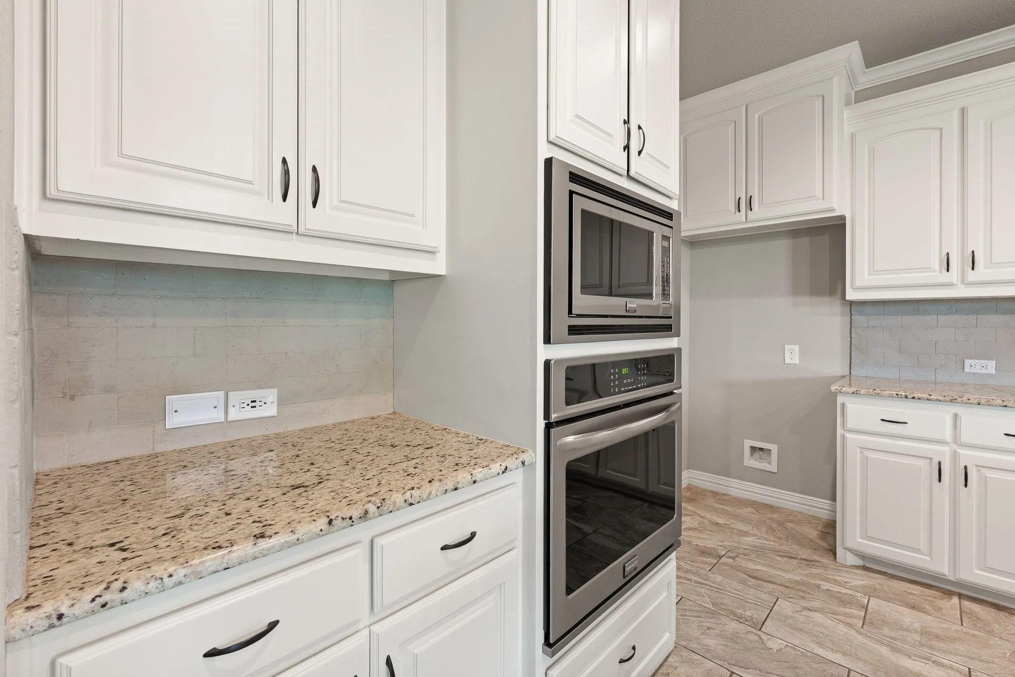 Single Family Residence For Sale in Ellis County , 108 Odonna Drive, Waxahachie, Texas 75165, 4 Bedroom, 3 Bathroom, 2 Garage spaces, 2,237 Sqft, built in 2016, mls#21296289, Real Estate Agent in Waxahachie, Homes For Sale in Ellis county, Homes For Sale in Waxahachie, Realtor in Waxahachie Texas, Real Estate Brokerage Independent Realty Texas, Luminita Cordes Realtor