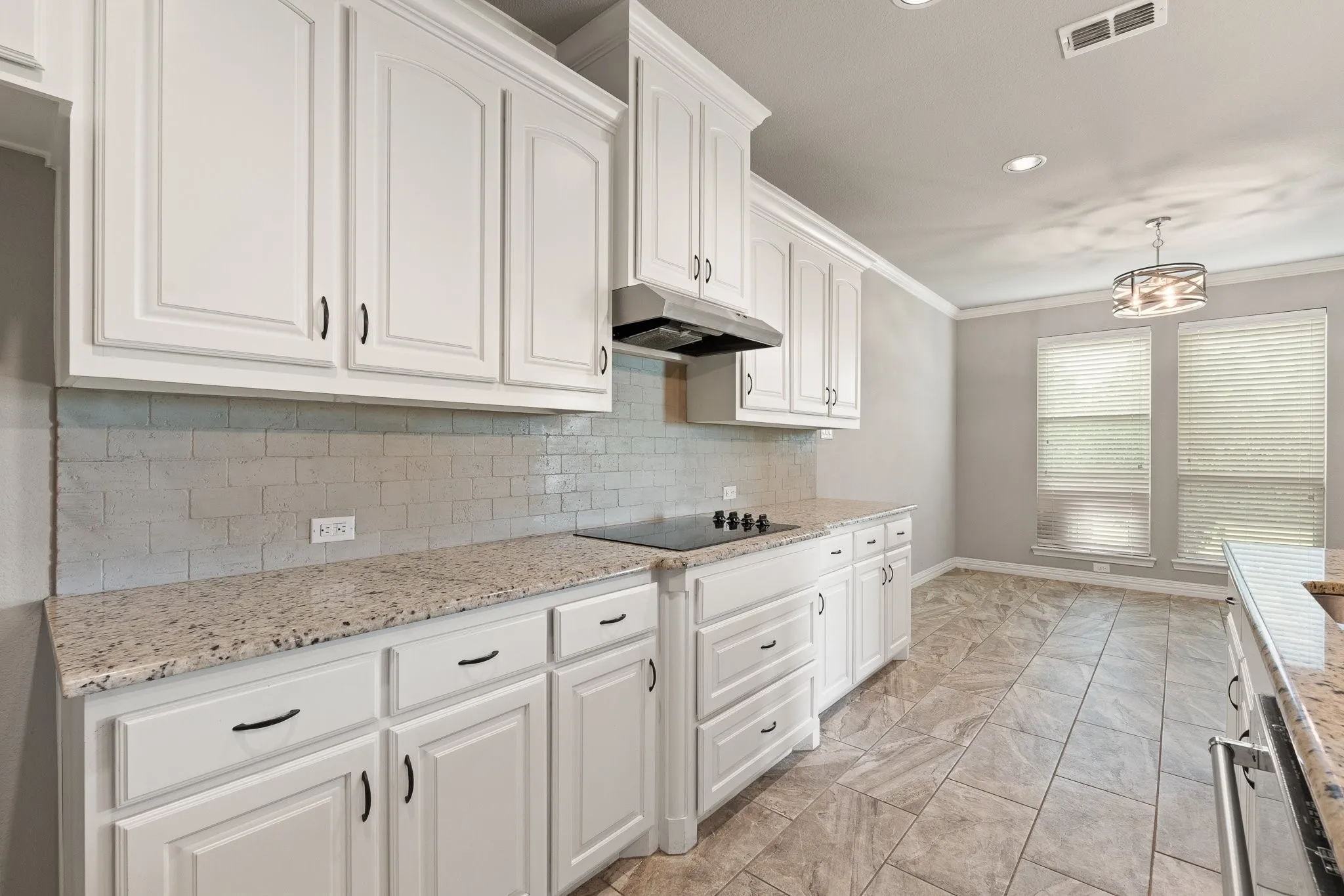 Single Family Residence For Sale in Ellis County , 108 Odonna Drive, Waxahachie, Texas 75165, 4 Bedroom, 3 Bathroom, 2 Garage spaces, 2,237 Sqft, built in 2016, mls#21296289, Real Estate Agent in Waxahachie, Homes For Sale in Ellis county, Homes For Sale in Waxahachie, Realtor in Waxahachie Texas, Real Estate Brokerage Independent Realty Texas, Luminita Cordes Realtor
