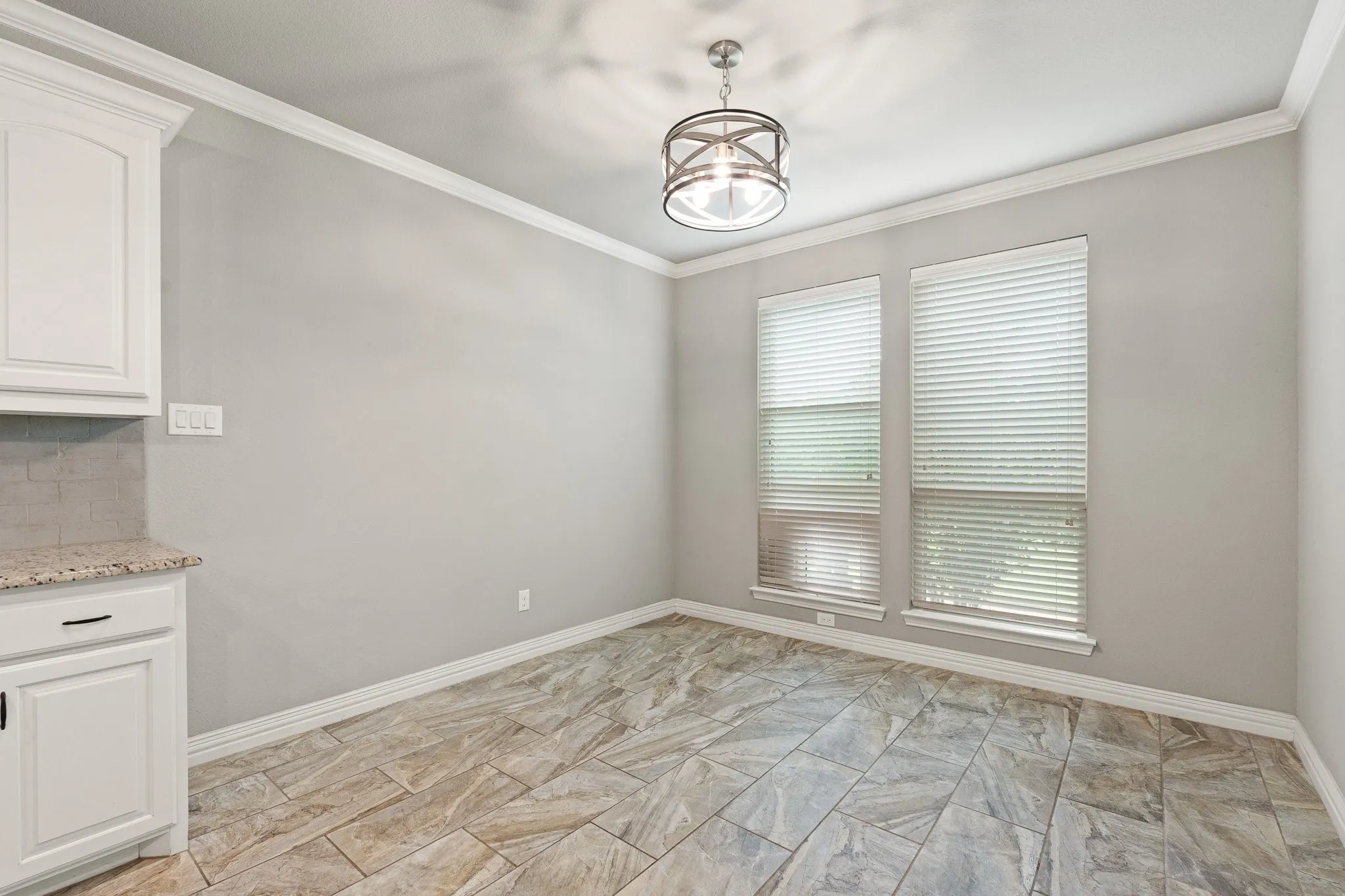 Single Family Residence For Sale in Ellis County , 108 Odonna Drive, Waxahachie, Texas 75165, 4 Bedroom, 3 Bathroom, 2 Garage spaces, 2,237 Sqft, built in 2016, mls#21296289, Real Estate Agent in Waxahachie, Homes For Sale in Ellis county, Homes For Sale in Waxahachie, Realtor in Waxahachie Texas, Real Estate Brokerage Independent Realty Texas, Luminita Cordes Realtor