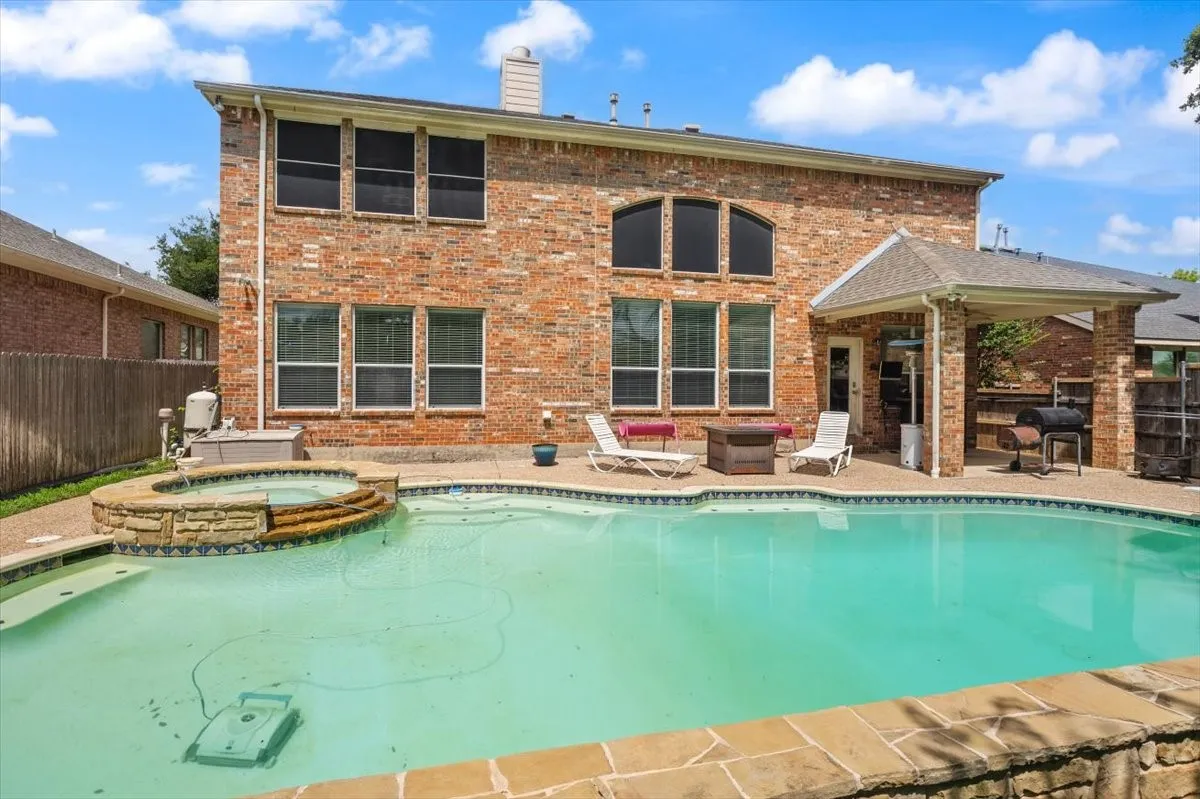 Single Family Residence For Sale in Tarrant County , 6705 Glade Drive, Arlington, Texas 76001, 5 Bedroom, 4 Bathroom, 2 Garage spaces, 3,281 Sqft, built in 2003, mls#21289485, Real Estate Agent in Arlington, Homes For Sale in Tarrant county, Homes For Sale in Arlington, Realtor in Arlington Texas, Real Estate Brokerage Independent Realty Texas, Luminita Cordes Realtor