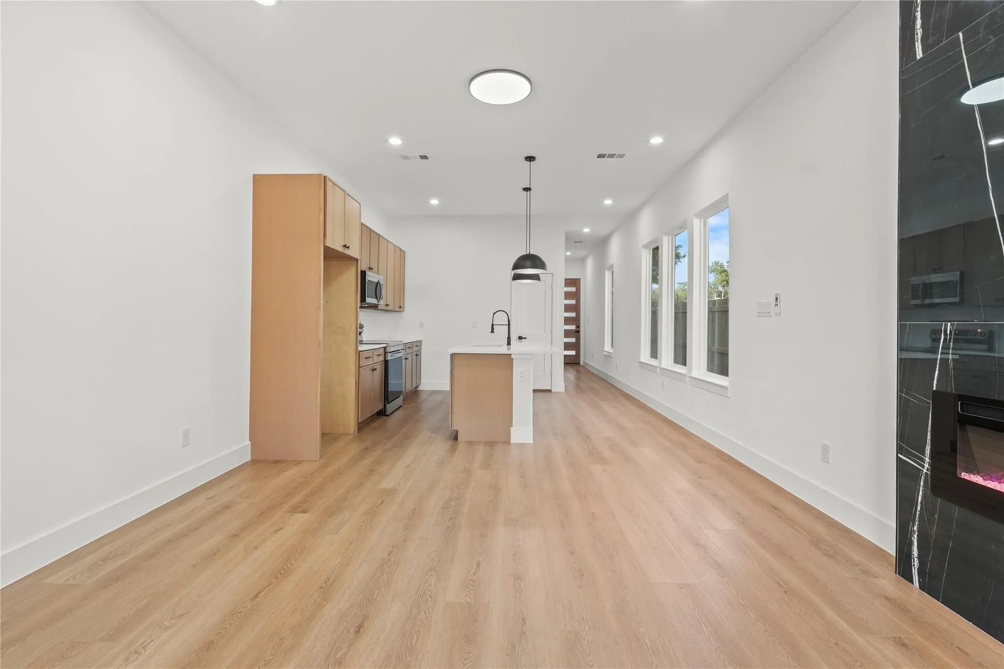 Duplex For Rent in Dallas County , 3523 S Harwood Street, Dallas, Texas 75215, 3 Bedroom, 3 Bathroom, 1 Garage spaces, 1,750 Sqft, built in 2025, mls#21303134, Real Estate Agent in Dallas, Homes For Rent in Dallas county, Homes For Rent in Dallas, Realtor in Dallas Texas, Real Estate Brokerage Independent Realty Texas, Luminita Cordes Realtor