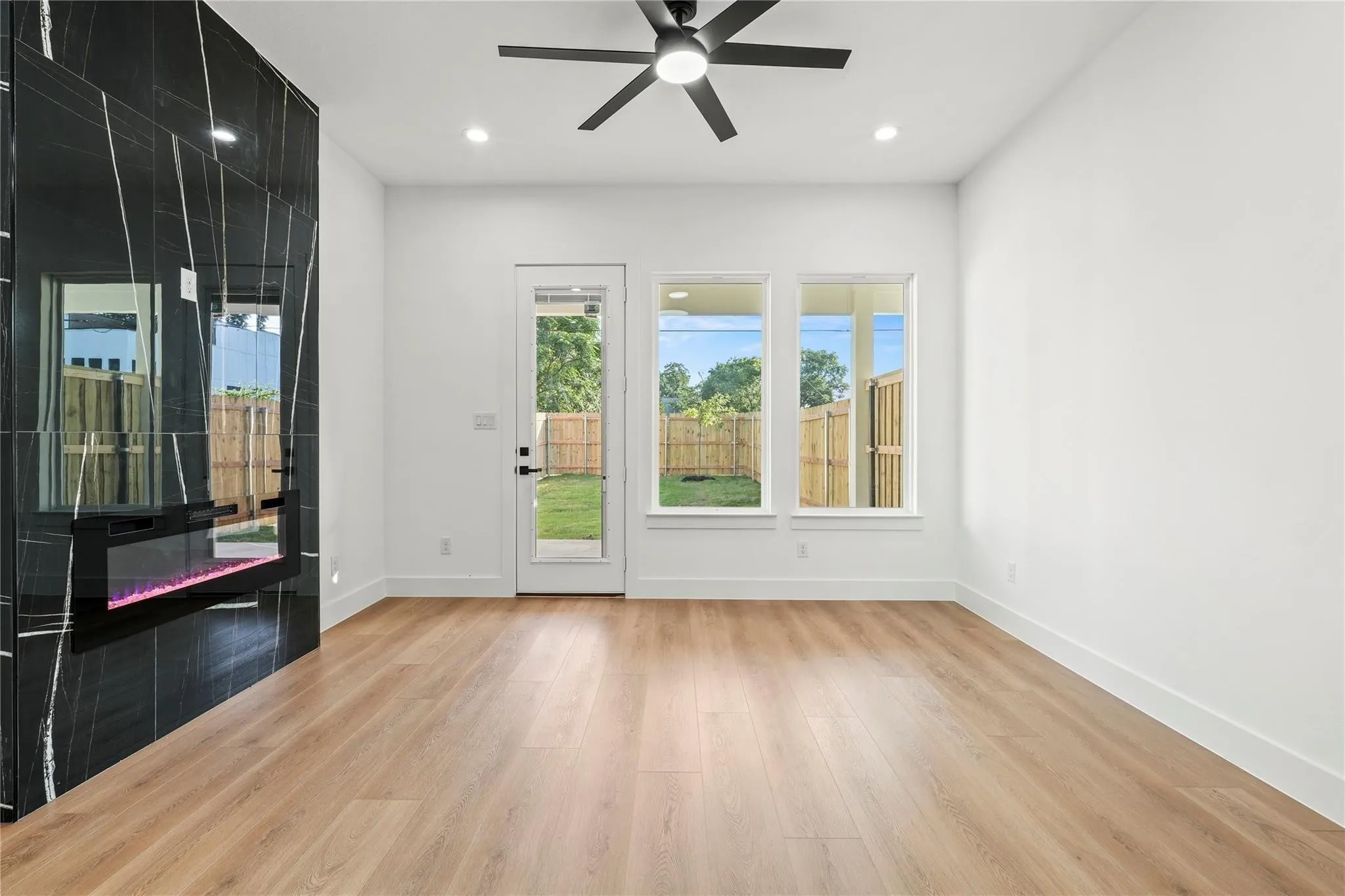 Duplex For Rent in Dallas County , 3523 S Harwood Street, Dallas, Texas 75215, 3 Bedroom, 3 Bathroom, 1 Garage spaces, 1,750 Sqft, built in 2025, mls#21303134, Real Estate Agent in Dallas, Homes For Rent in Dallas county, Homes For Rent in Dallas, Realtor in Dallas Texas, Real Estate Brokerage Independent Realty Texas, Luminita Cordes Realtor