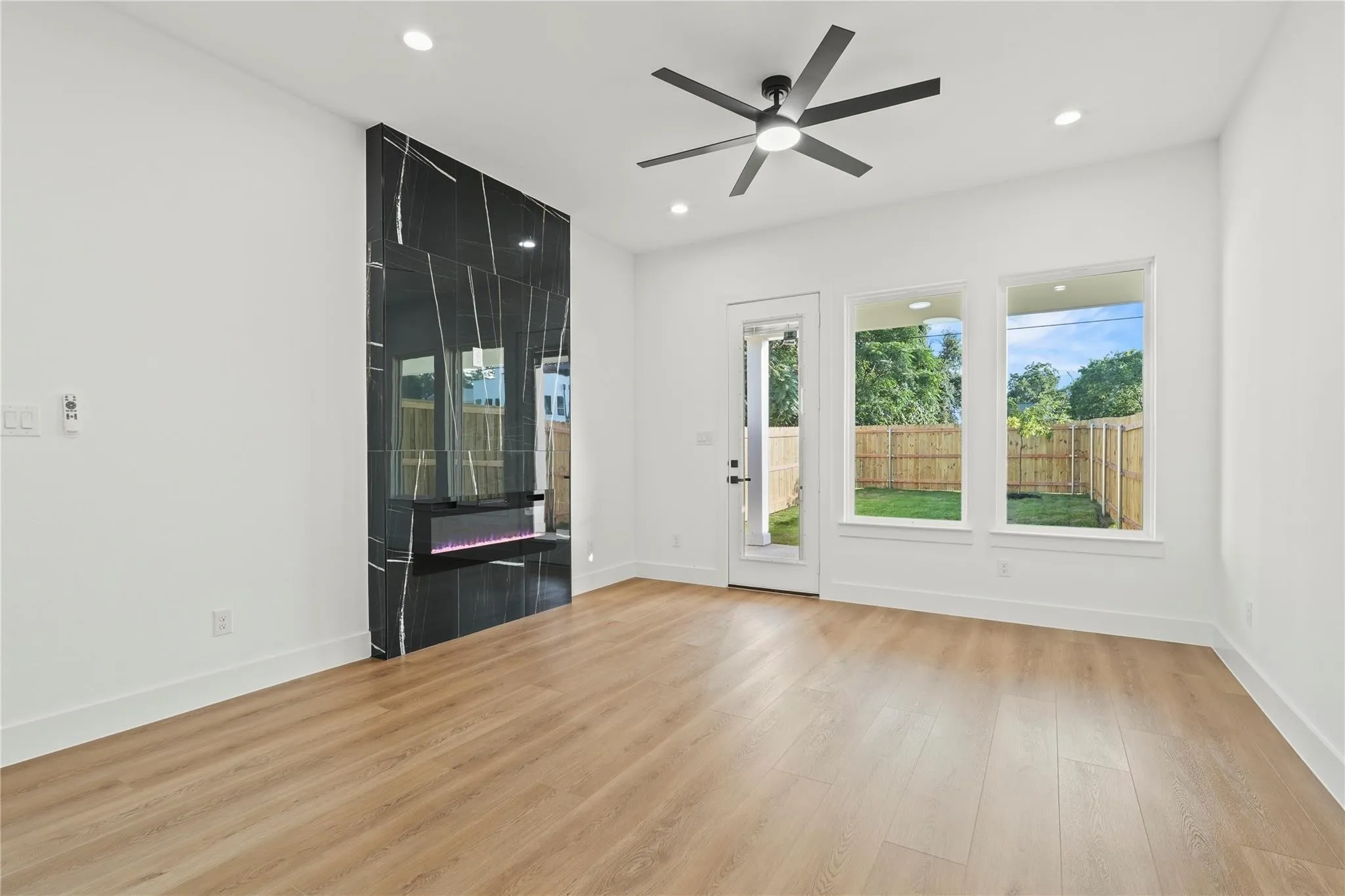 Duplex For Rent in Dallas County , 3523 S Harwood Street, Dallas, Texas 75215, 3 Bedroom, 3 Bathroom, 1 Garage spaces, 1,750 Sqft, built in 2025, mls#21303134, Real Estate Agent in Dallas, Homes For Rent in Dallas county, Homes For Rent in Dallas, Realtor in Dallas Texas, Real Estate Brokerage Independent Realty Texas, Luminita Cordes Realtor
