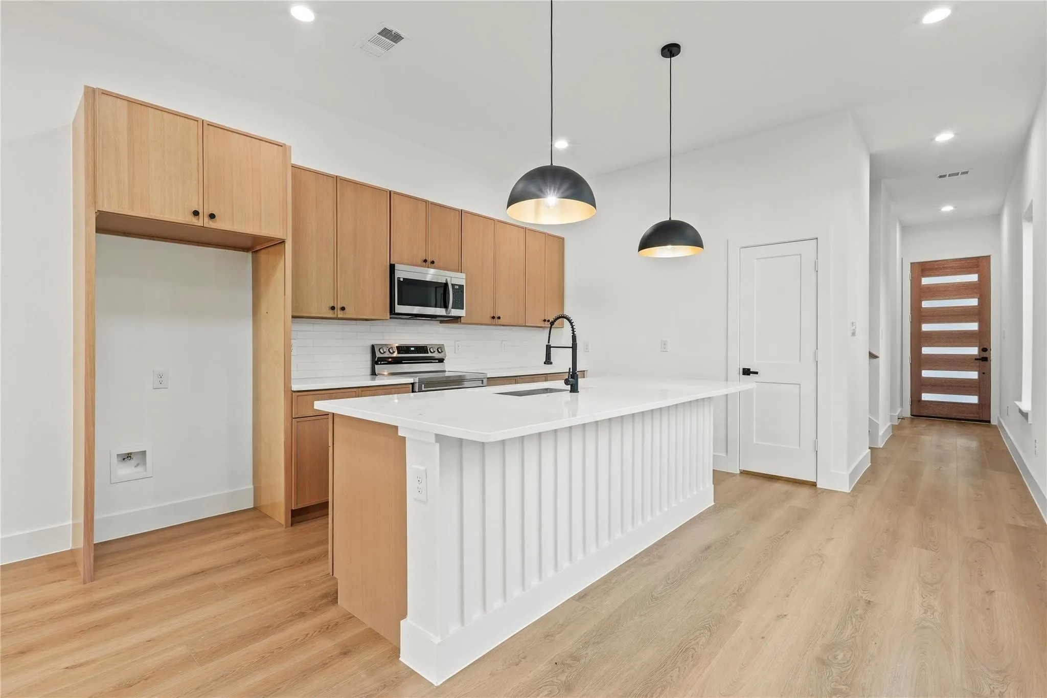 Duplex For Rent in Dallas County , 3523 S Harwood Street, Dallas, Texas 75215, 3 Bedroom, 3 Bathroom, 1 Garage spaces, 1,750 Sqft, built in 2025, mls#21303134, Real Estate Agent in Dallas, Homes For Rent in Dallas county, Homes For Rent in Dallas, Realtor in Dallas Texas, Real Estate Brokerage Independent Realty Texas, Luminita Cordes Realtor