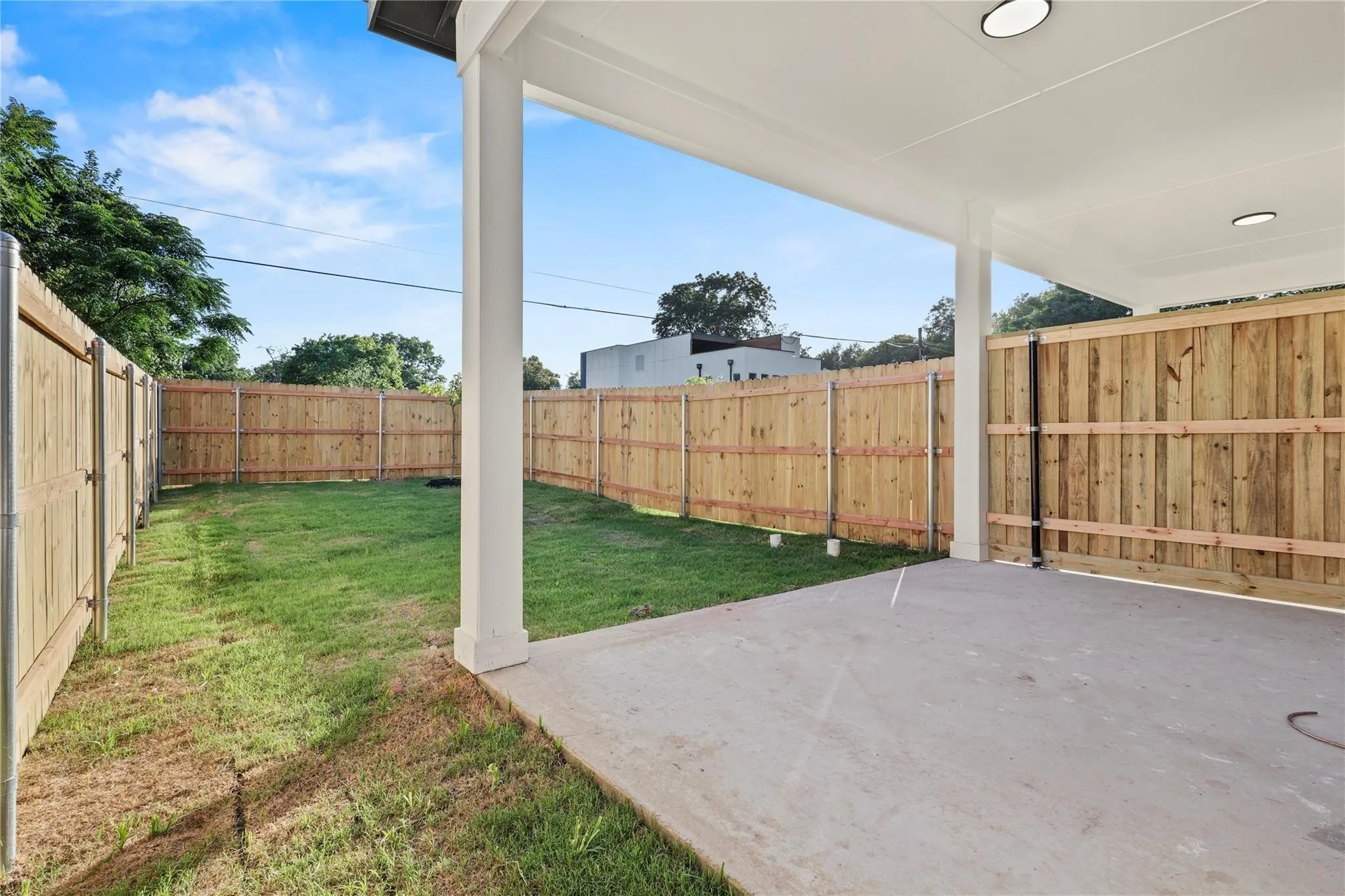 Duplex For Rent in Dallas County , 3523 S Harwood Street, Dallas, Texas 75215, 3 Bedroom, 3 Bathroom, 1 Garage spaces, 1,750 Sqft, built in 2025, mls#21303134, Real Estate Agent in Dallas, Homes For Rent in Dallas county, Homes For Rent in Dallas, Realtor in Dallas Texas, Real Estate Brokerage Independent Realty Texas, Luminita Cordes Realtor