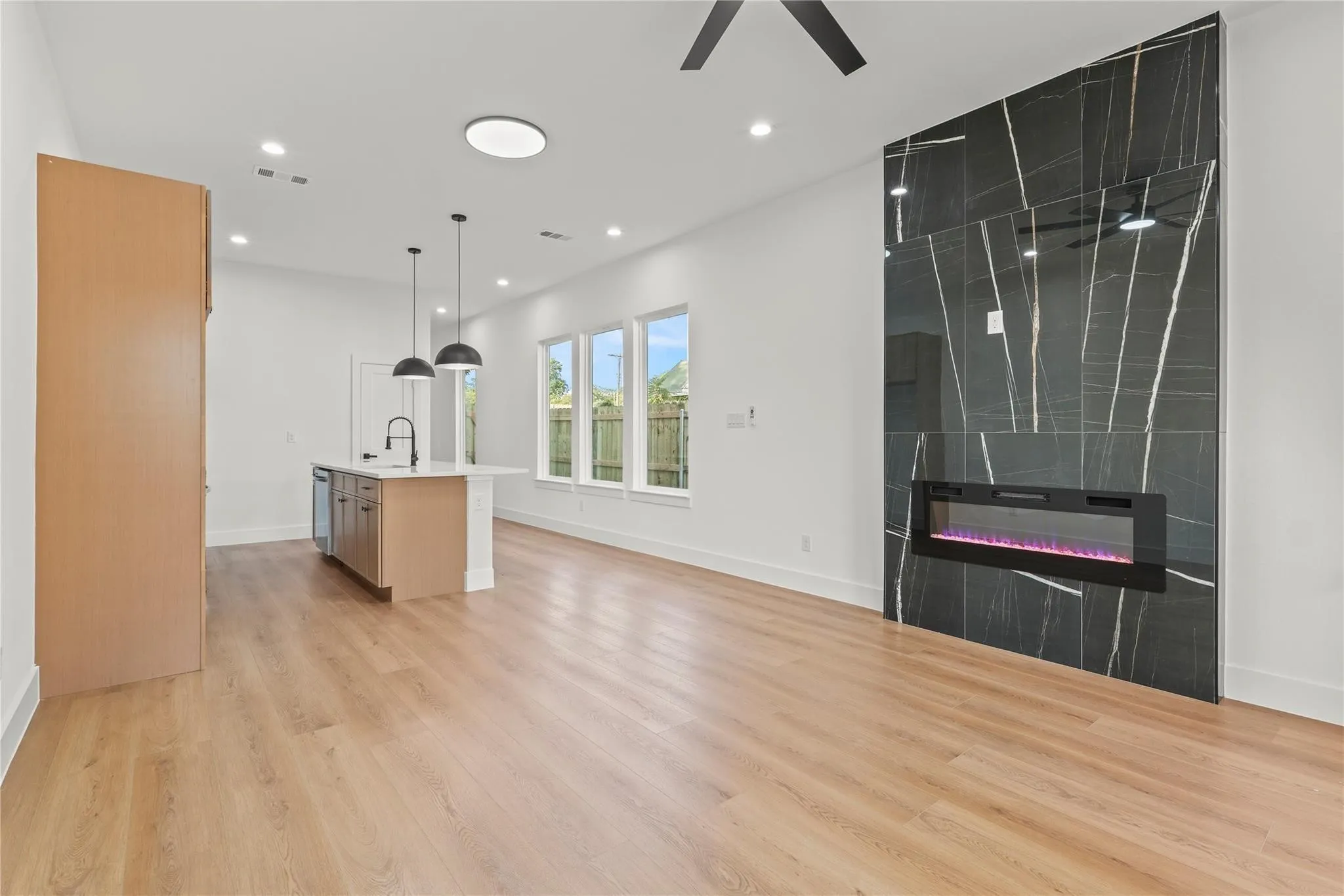 Duplex For Rent in Dallas County , 3523 S Harwood Street, Dallas, Texas 75215, 3 Bedroom, 3 Bathroom, 1 Garage spaces, 1,750 Sqft, built in 2025, mls#21303134, Real Estate Agent in Dallas, Homes For Rent in Dallas county, Homes For Rent in Dallas, Realtor in Dallas Texas, Real Estate Brokerage Independent Realty Texas, Luminita Cordes Realtor
