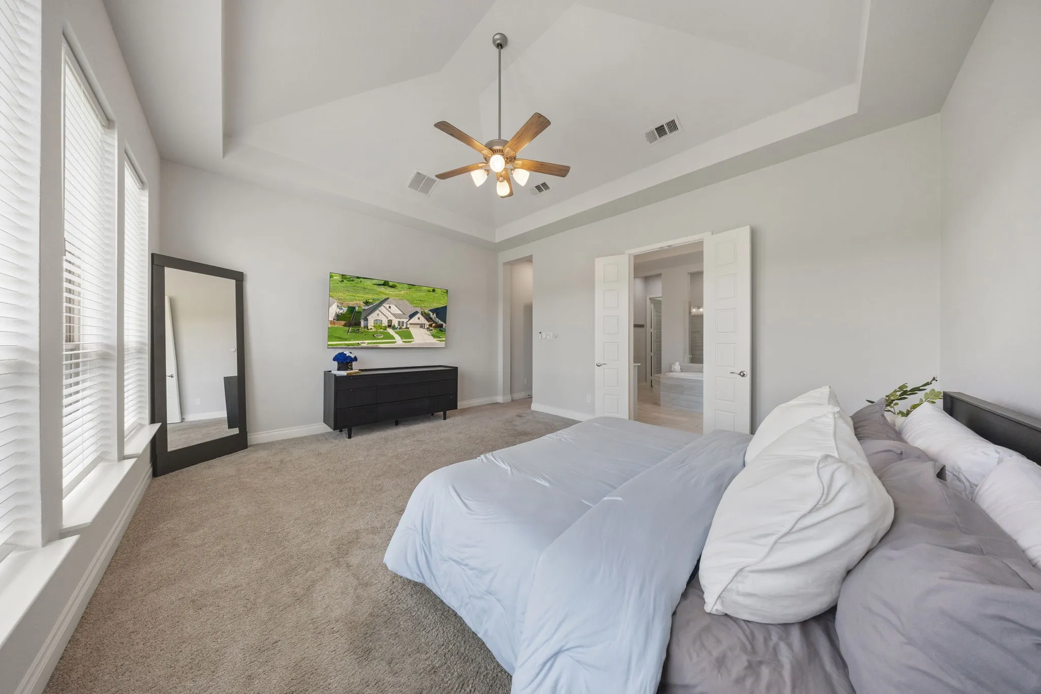 Single Family Residence For Sale in Denton County , 996 Myers Park Trail, Roanoke, Texas 76262, 5 Bedroom, 6 Bathroom, 2 Garage spaces, 3,760 Sqft, built in 2020, mls#21298645, Real Estate Agent in Roanoke, Homes For Sale in Denton county, Homes For Sale in Roanoke, Realtor in Roanoke Texas, Real Estate Brokerage Independent Realty Texas, Luminita Cordes Realtor