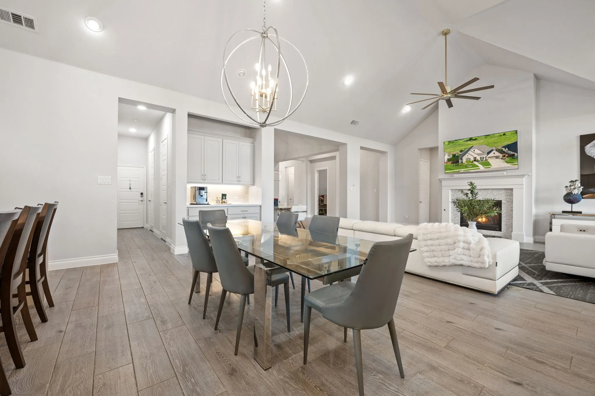 Single Family Residence For Sale in Denton County , 996 Myers Park Trail, Roanoke, Texas 76262, 5 Bedroom, 6 Bathroom, 2 Garage spaces, 3,760 Sqft, built in 2020, mls#21298645, Real Estate Agent in Roanoke, Homes For Sale in Denton county, Homes For Sale in Roanoke, Realtor in Roanoke Texas, Real Estate Brokerage Independent Realty Texas, Luminita Cordes Realtor