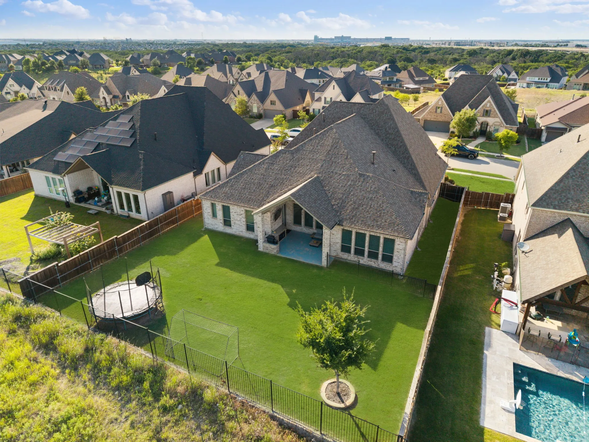 Single Family Residence For Sale in Denton County , 996 Myers Park Trail, Roanoke, Texas 76262, 5 Bedroom, 6 Bathroom, 2 Garage spaces, 3,760 Sqft, built in 2020, mls#21298645, Real Estate Agent in Roanoke, Homes For Sale in Denton county, Homes For Sale in Roanoke, Realtor in Roanoke Texas, Real Estate Brokerage Independent Realty Texas, Luminita Cordes Realtor