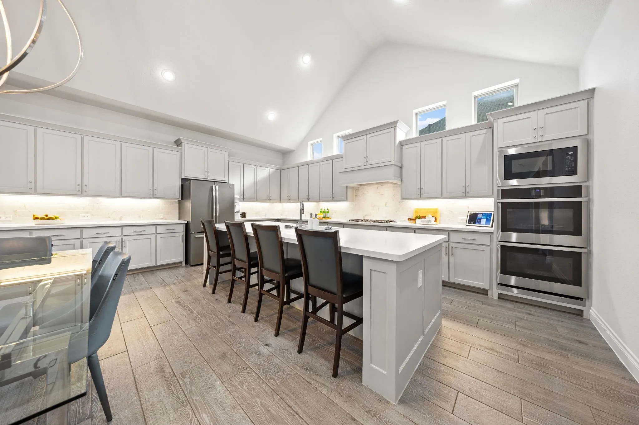 Single Family Residence For Sale in Denton County , 996 Myers Park Trail, Roanoke, Texas 76262, 5 Bedroom, 6 Bathroom, 2 Garage spaces, 3,760 Sqft, built in 2020, mls#21298645, Real Estate Agent in Roanoke, Homes For Sale in Denton county, Homes For Sale in Roanoke, Realtor in Roanoke Texas, Real Estate Brokerage Independent Realty Texas, Luminita Cordes Realtor